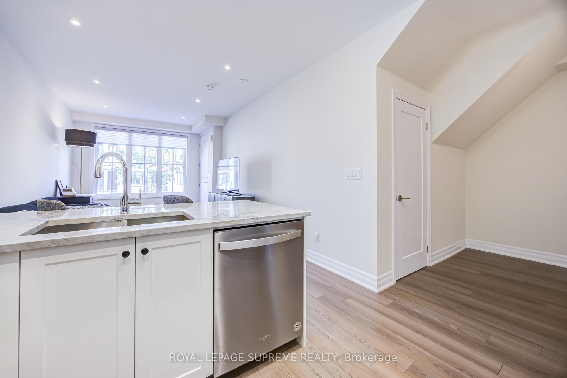 652 Cricklewood Drive 207