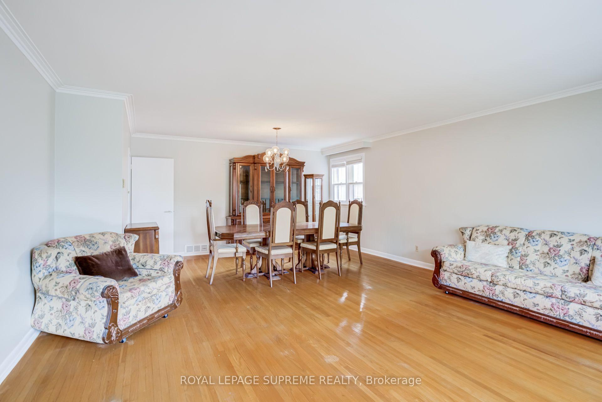 5 Paramount Court Main, Toronto Unit: Main