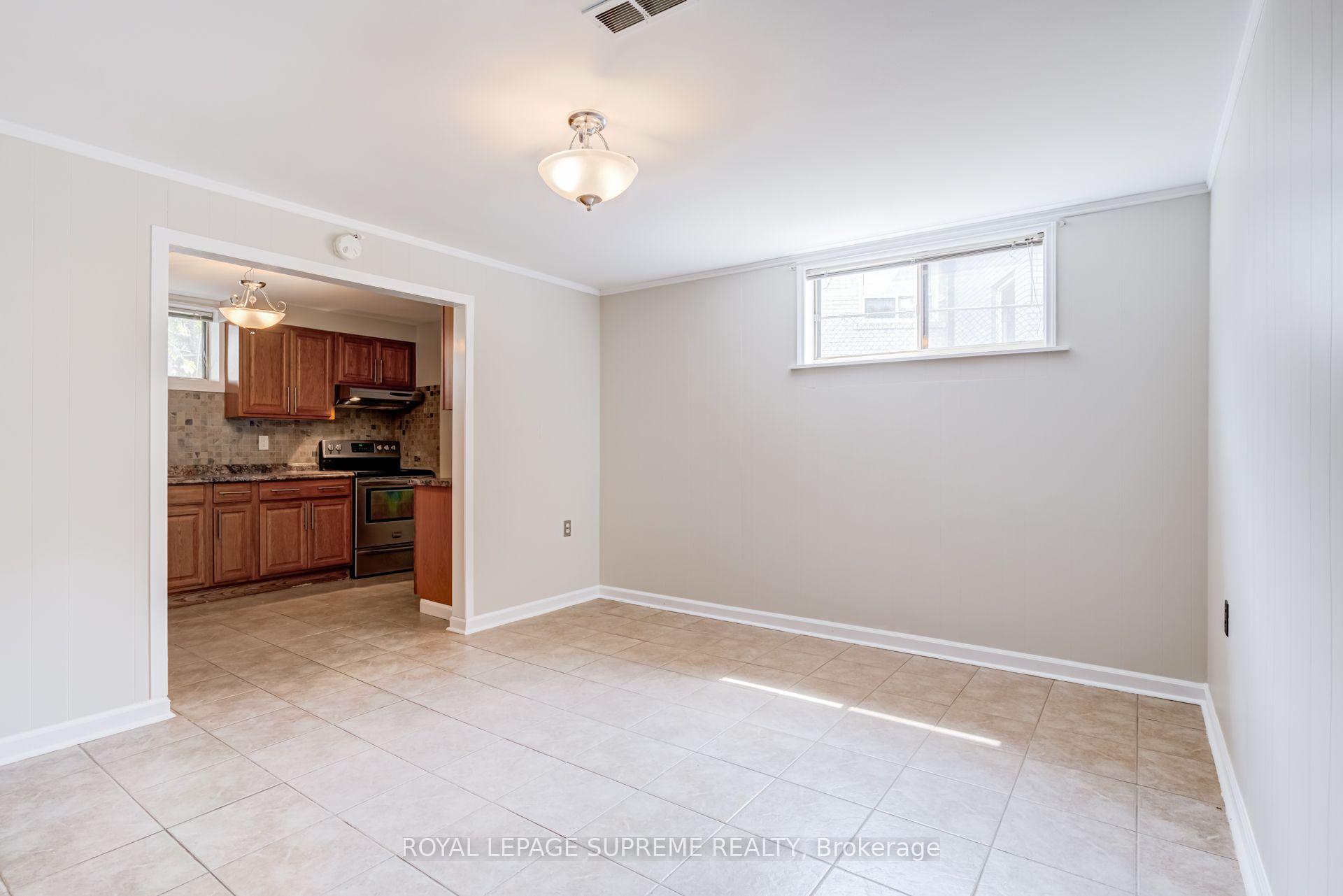 5 Paramount Court Bsmt, Toronto Unit: Bsmt