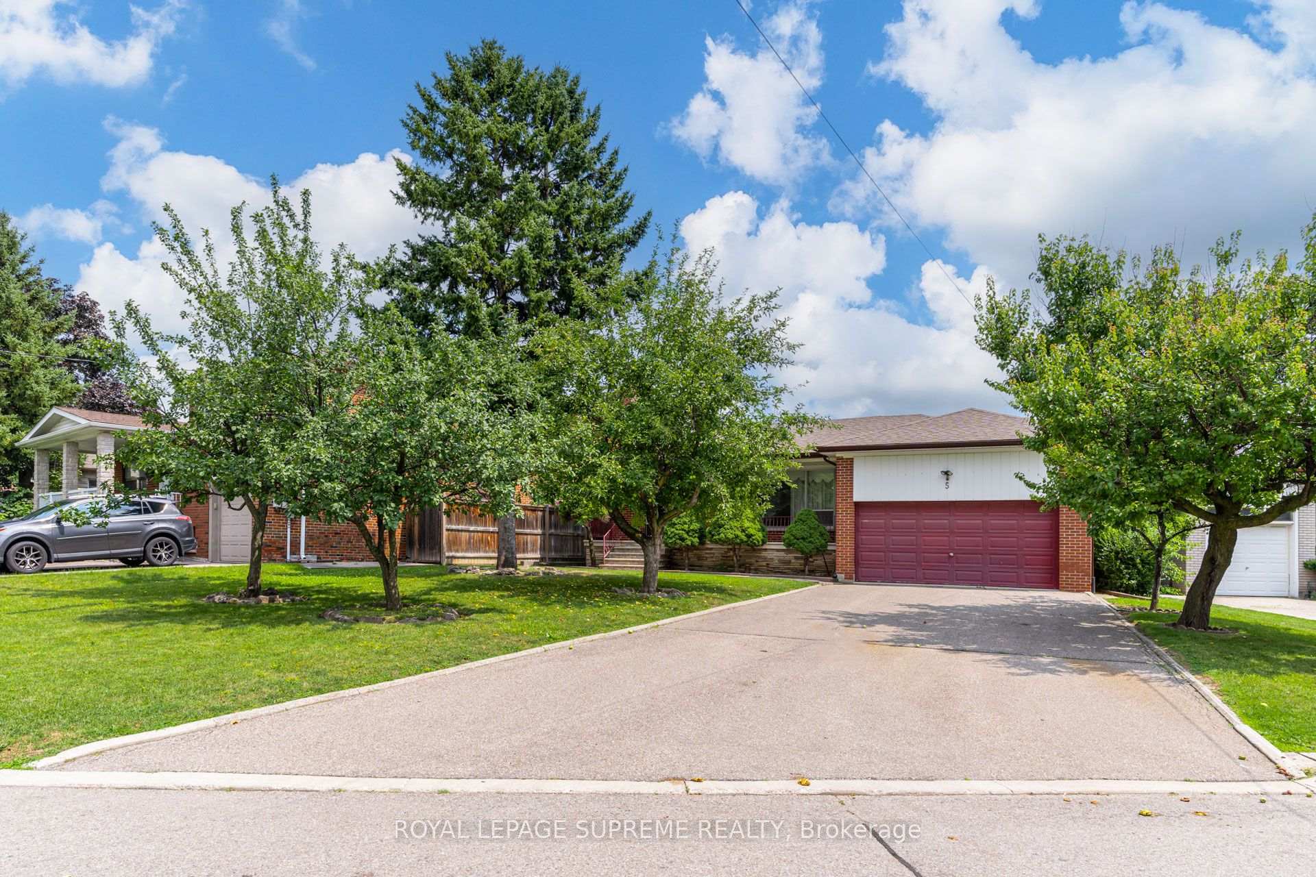 5 Paramount Court Bsmt, Toronto Unit: Bsmt