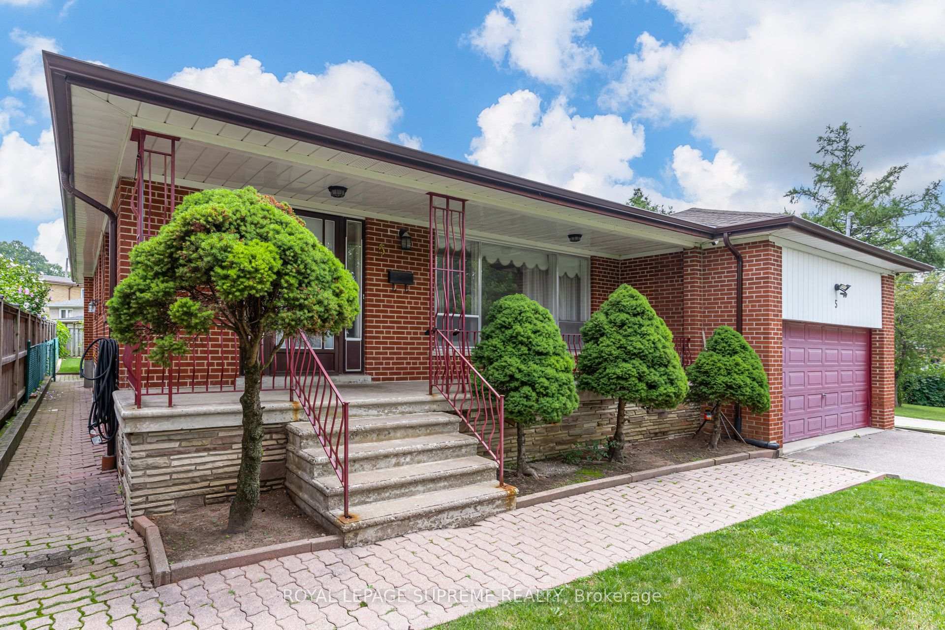 5 Paramount Court Bsmt, Toronto Unit: Bsmt
