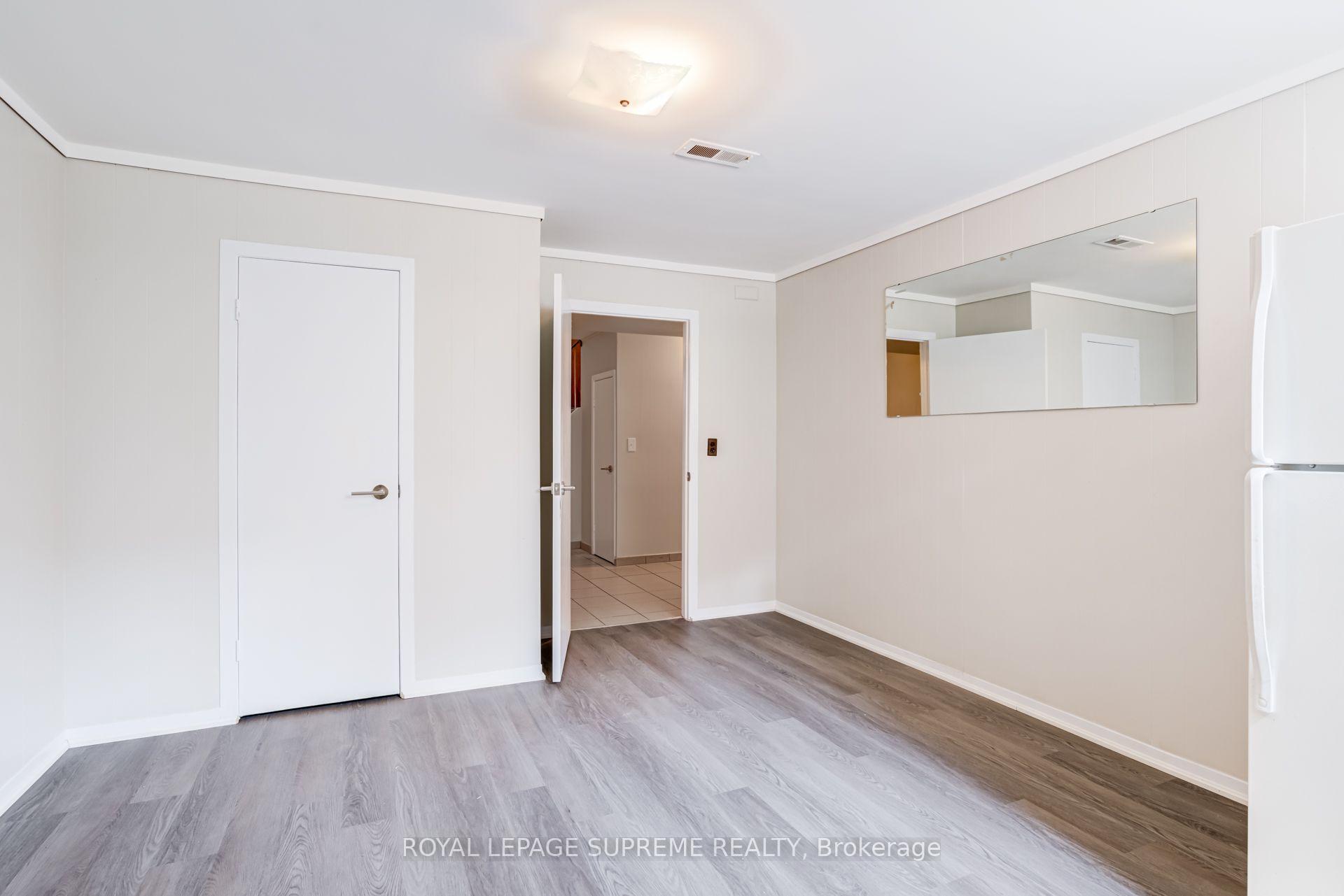 5 Paramount Court Bsmt, Toronto Unit: Bsmt