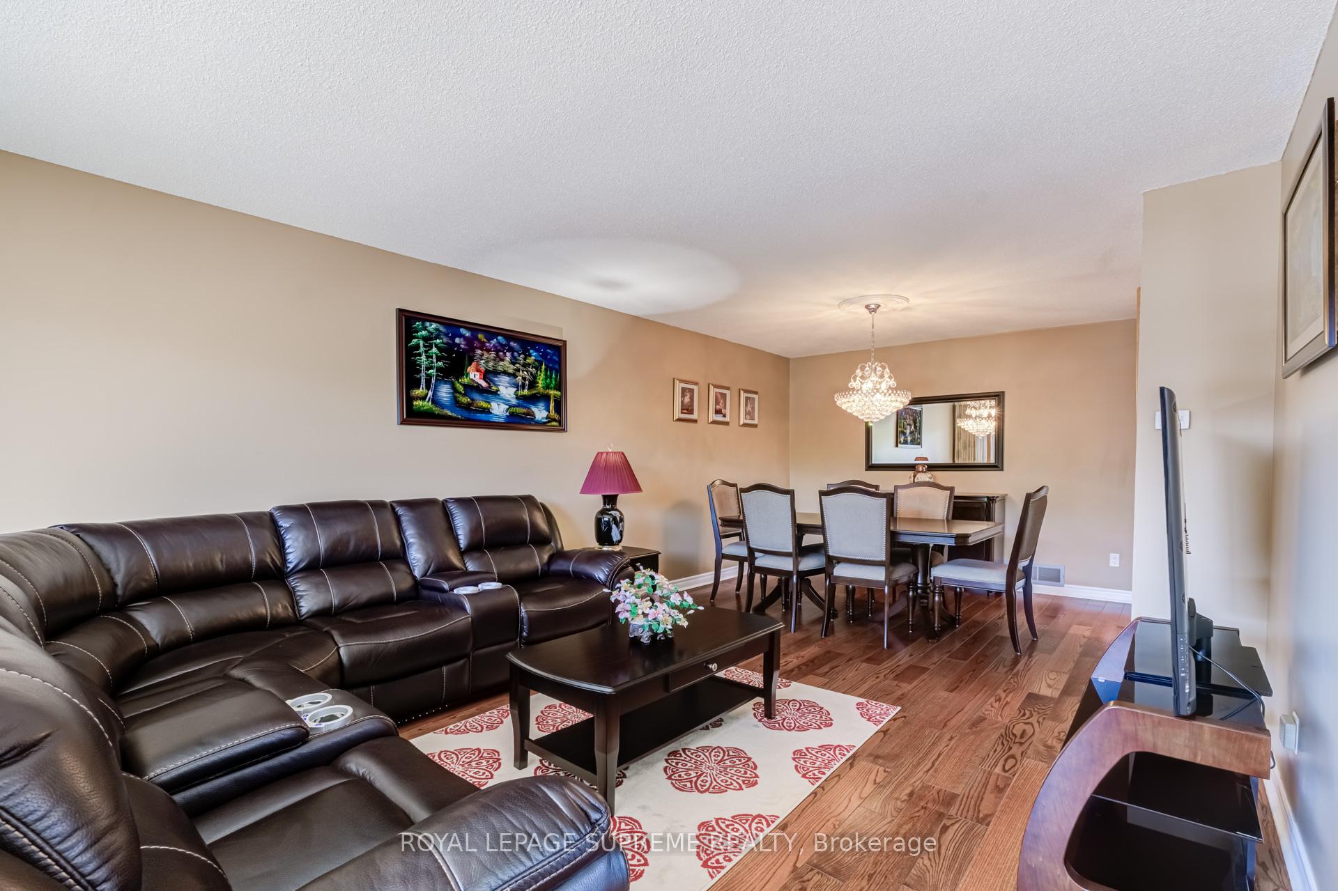 2 Dogleg Court, Toronto