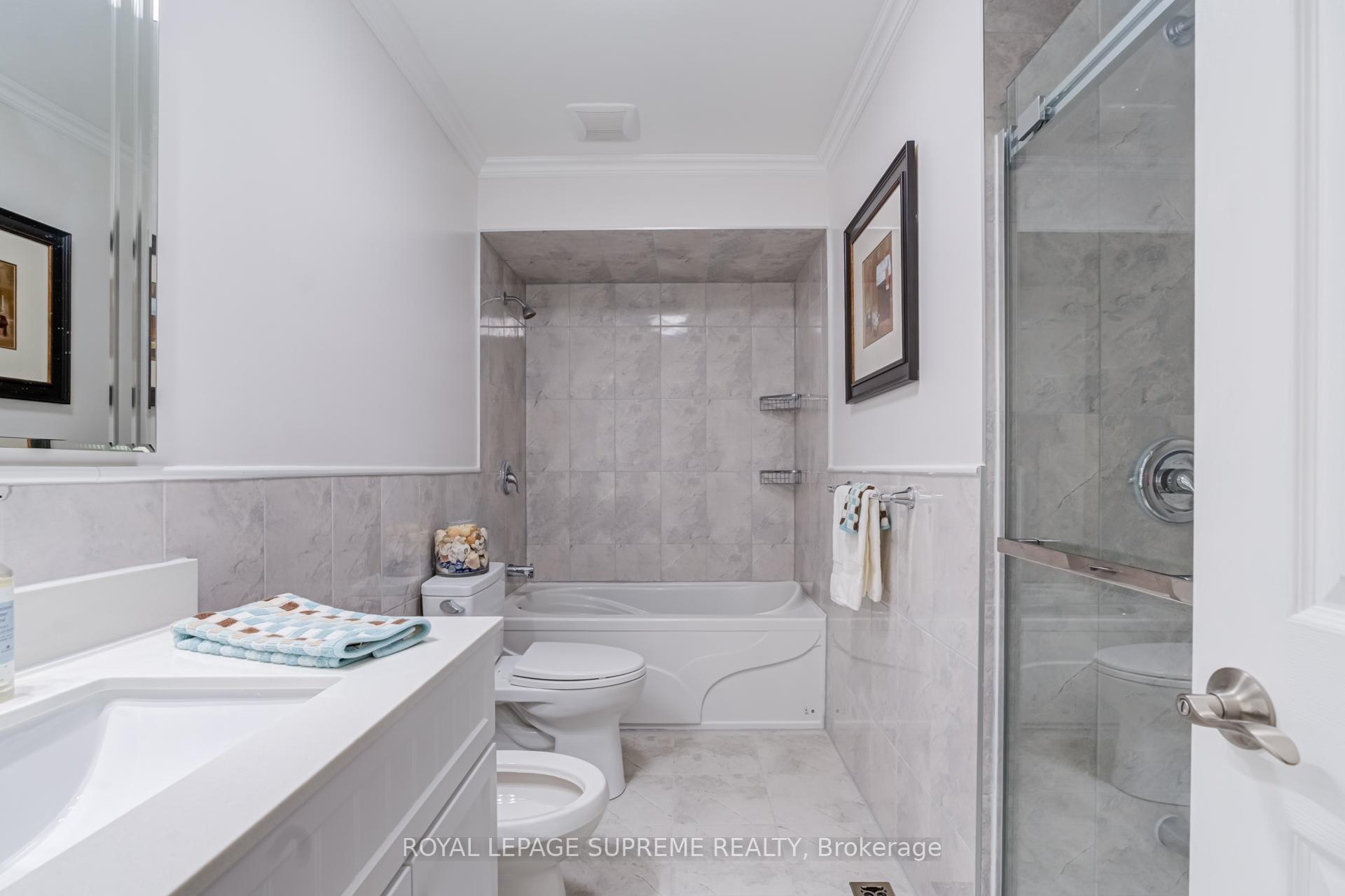 2 Dogleg Court, Toronto