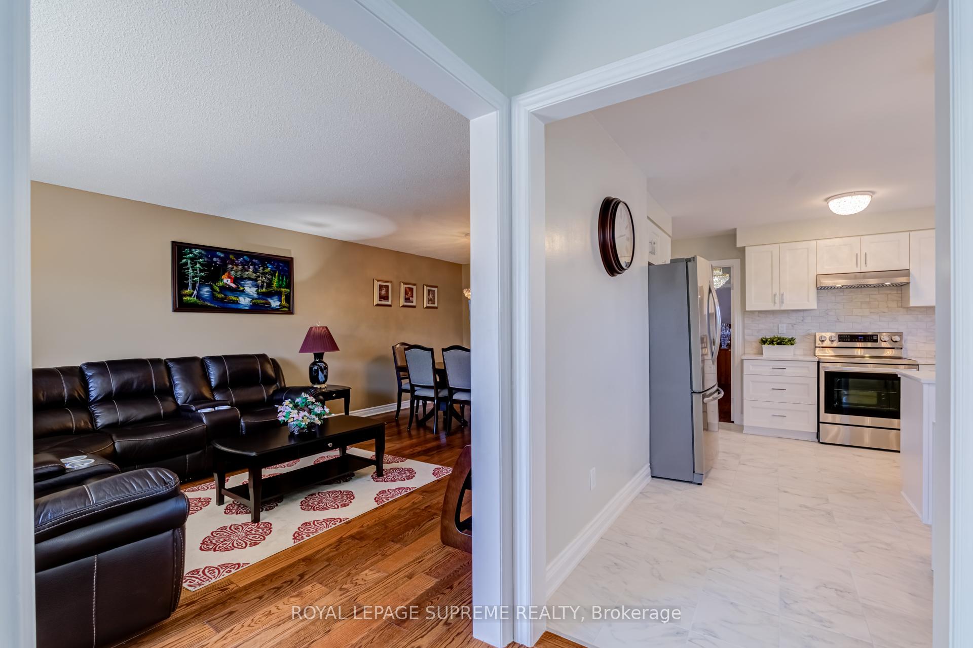 2 Dogleg Court, Toronto
