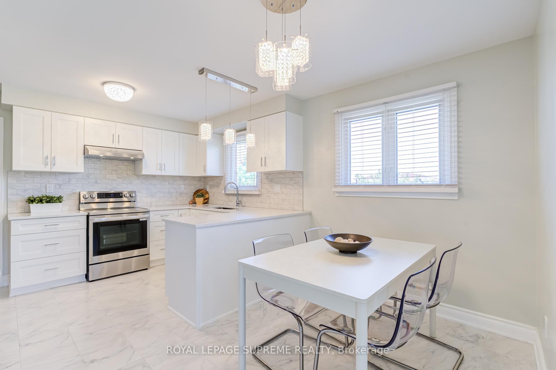 2 Dogleg Court, Toronto