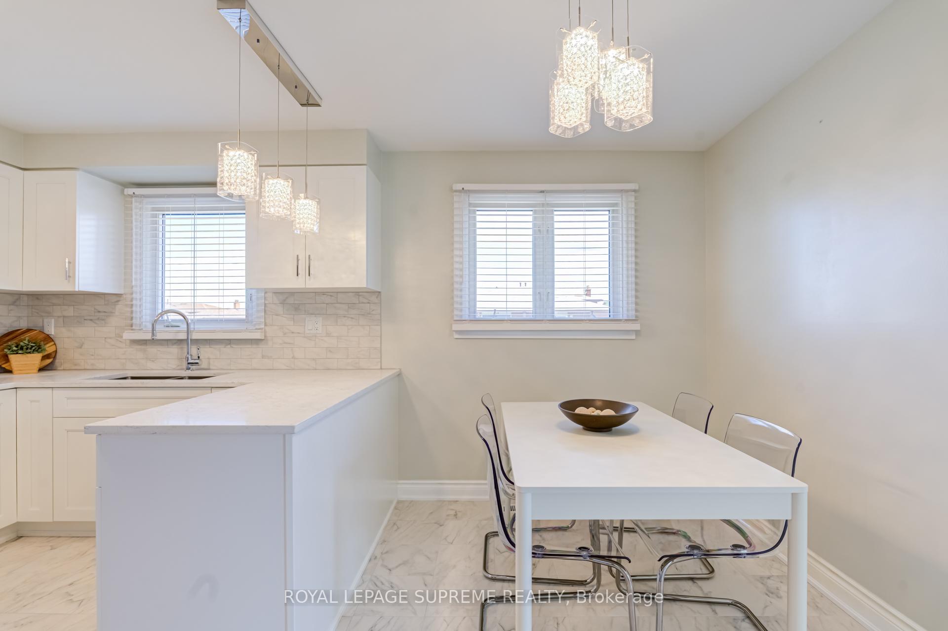 2 Dogleg Court, Toronto