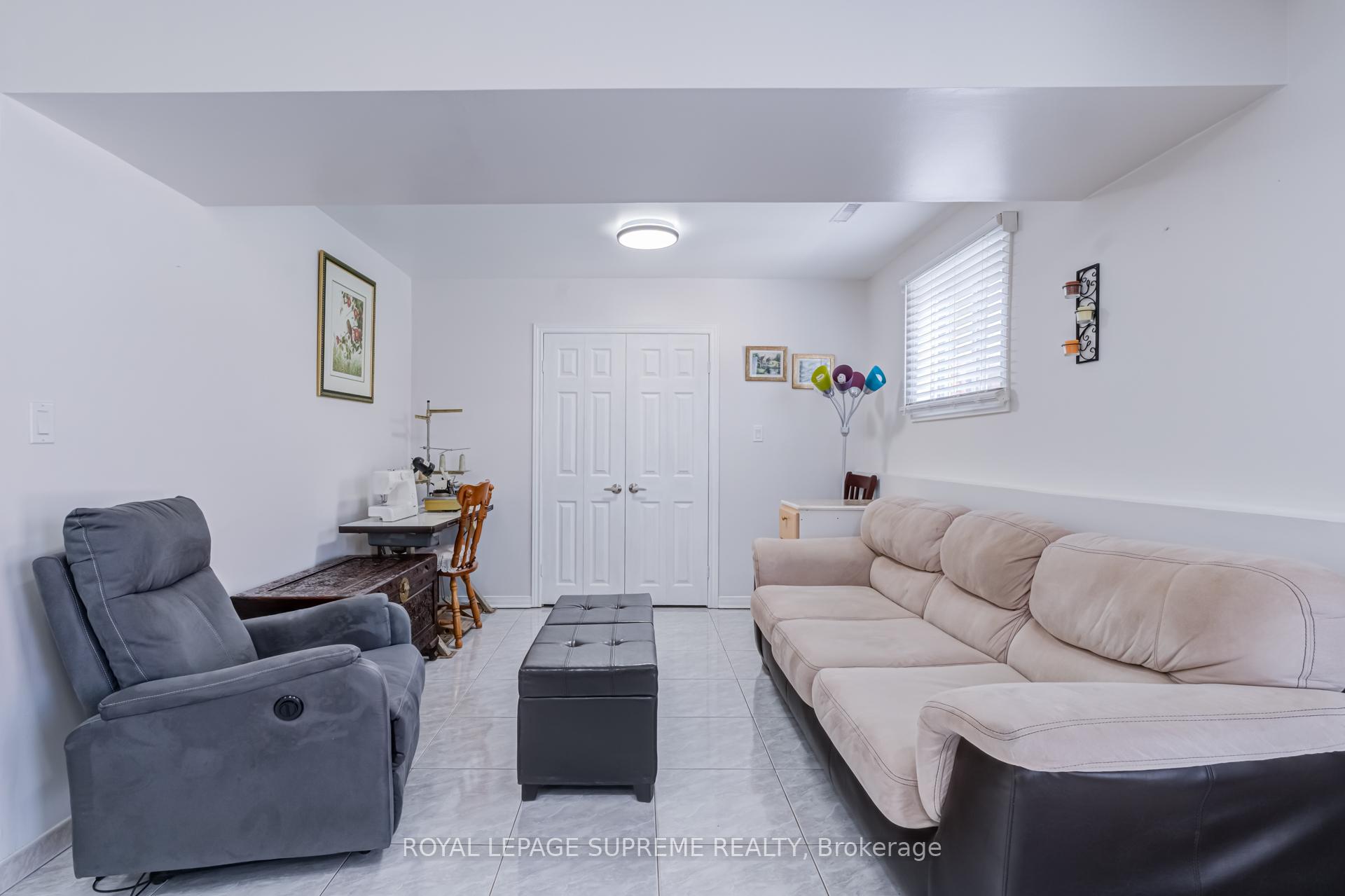 2 Dogleg Court, Toronto