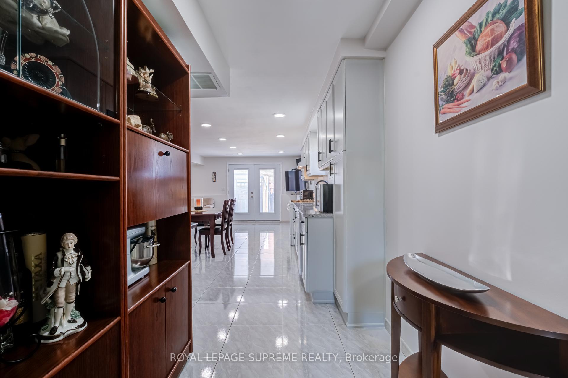 2 Dogleg Court, Toronto