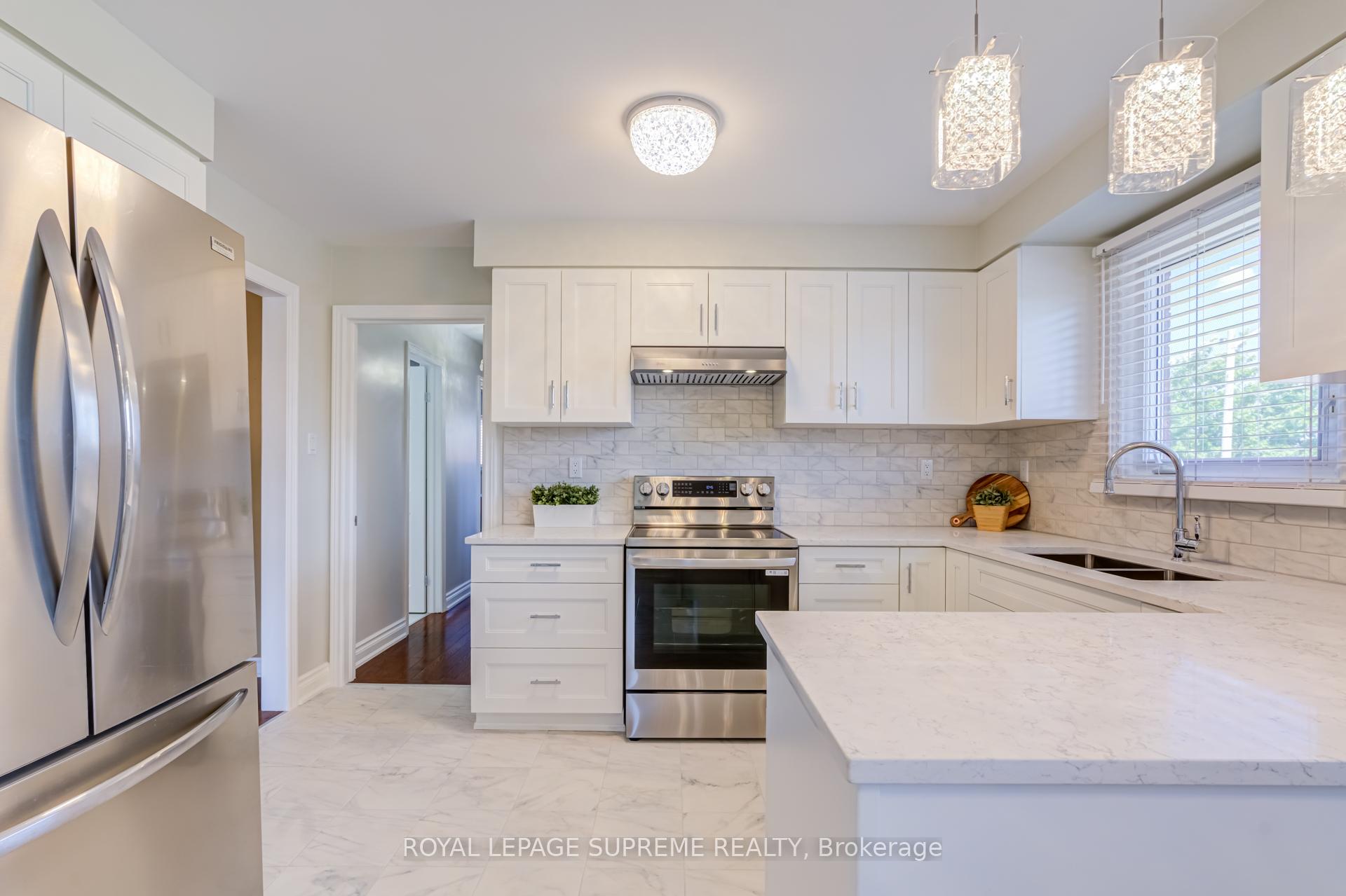 2 Dogleg Court, Toronto