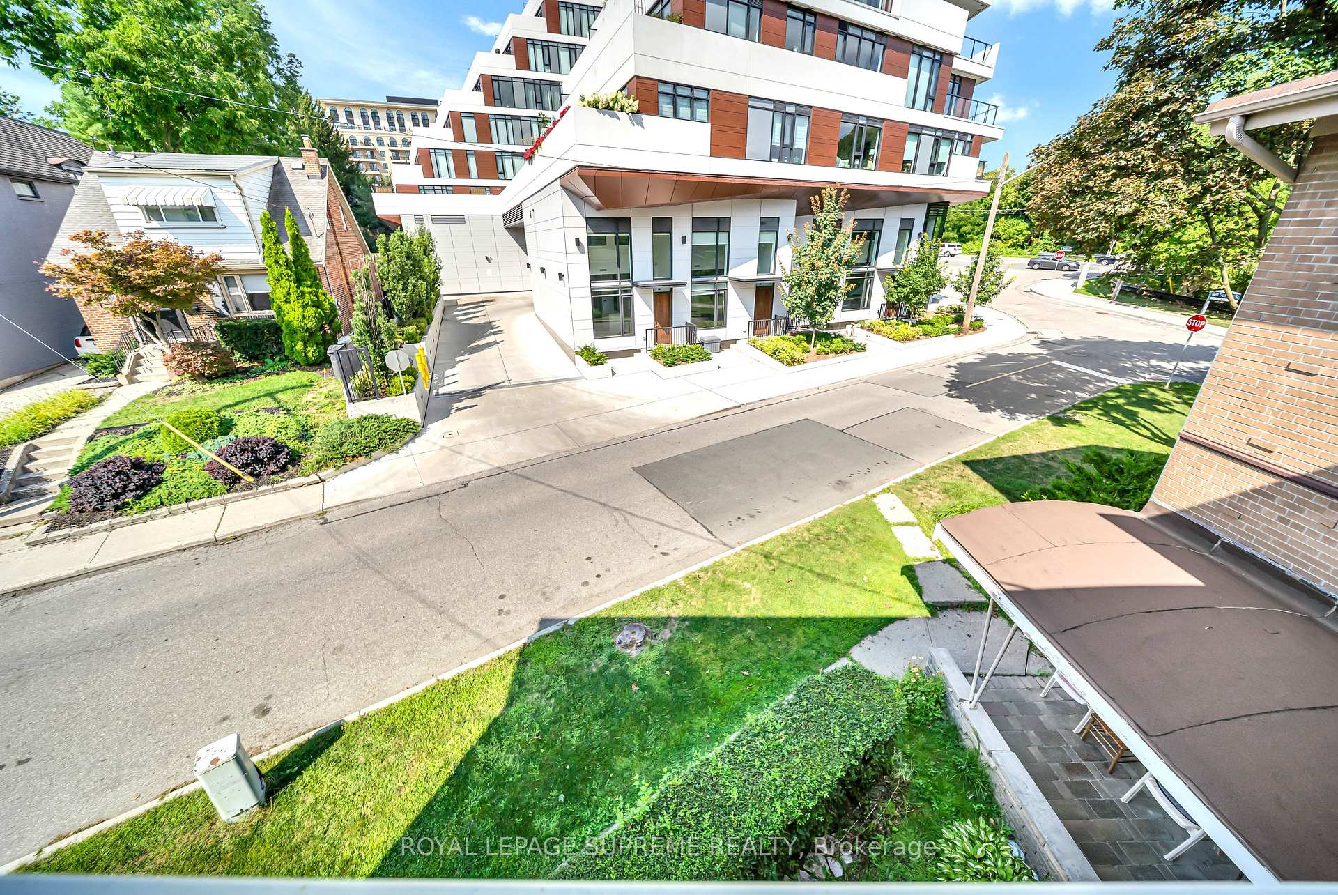 135 Kingsway Crescent 4, Toronto Unit: 4