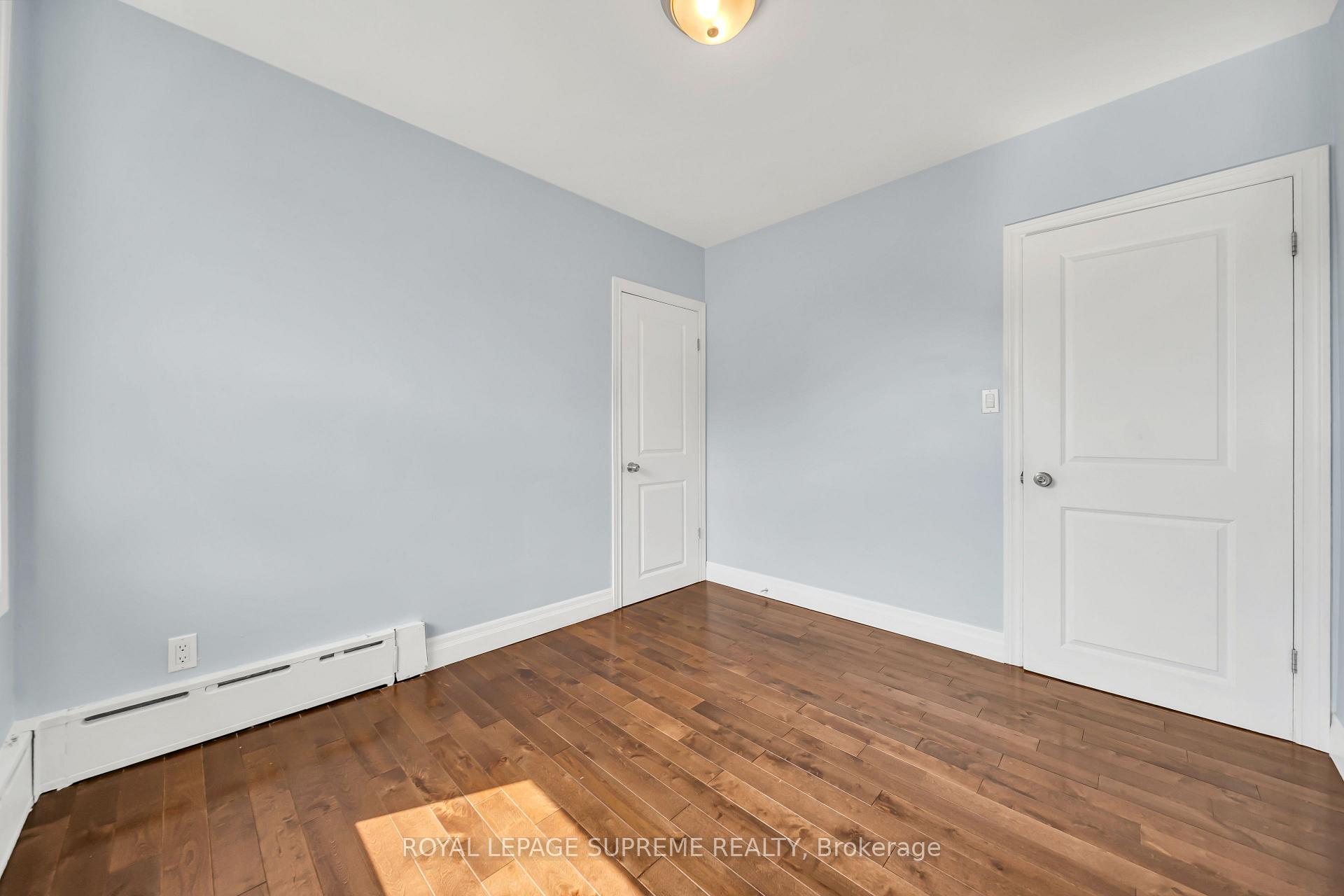 135 Kingsway Crescent 4, Toronto Unit: 4