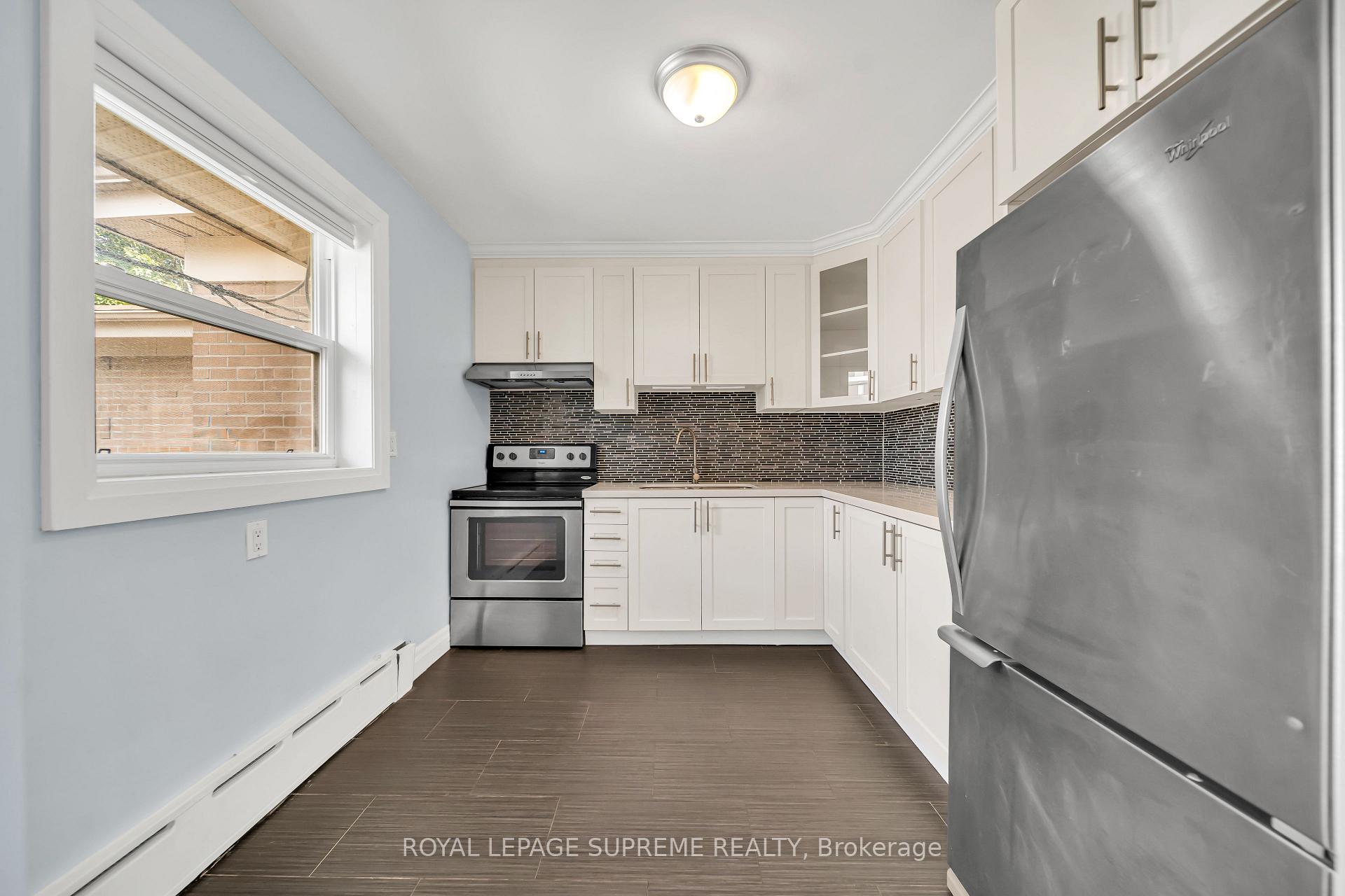 135 Kingsway Crescent 4, Toronto Unit: 4