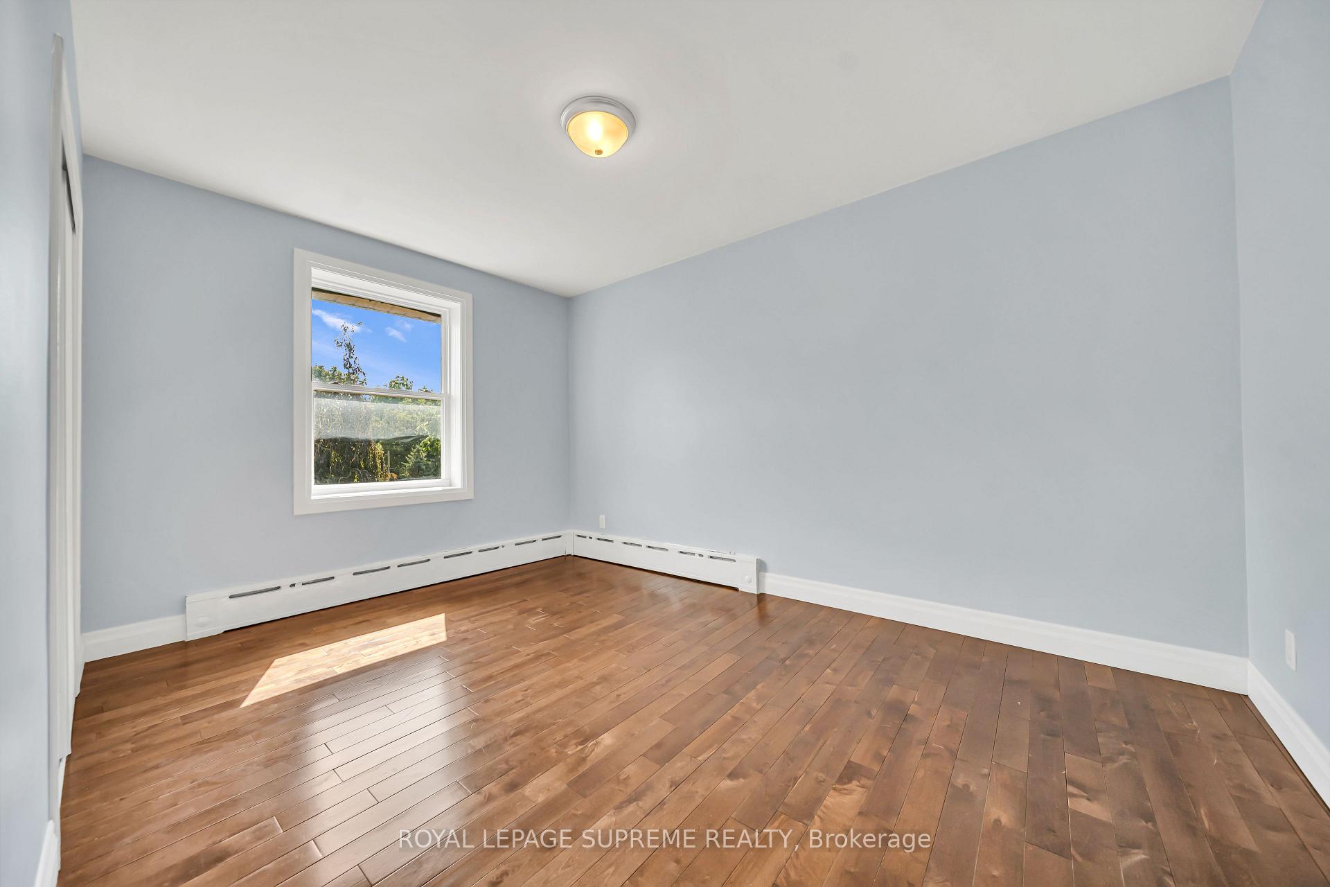 135 Kingsway Crescent 4, Toronto Unit: 4