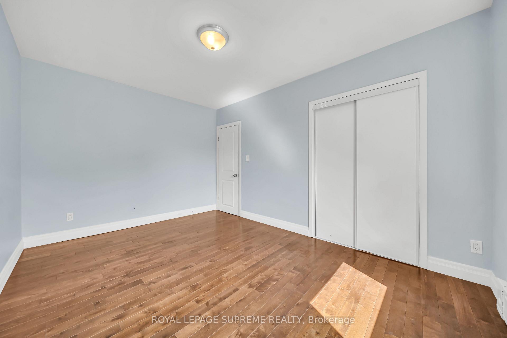 135 Kingsway Crescent 4, Toronto Unit: 4