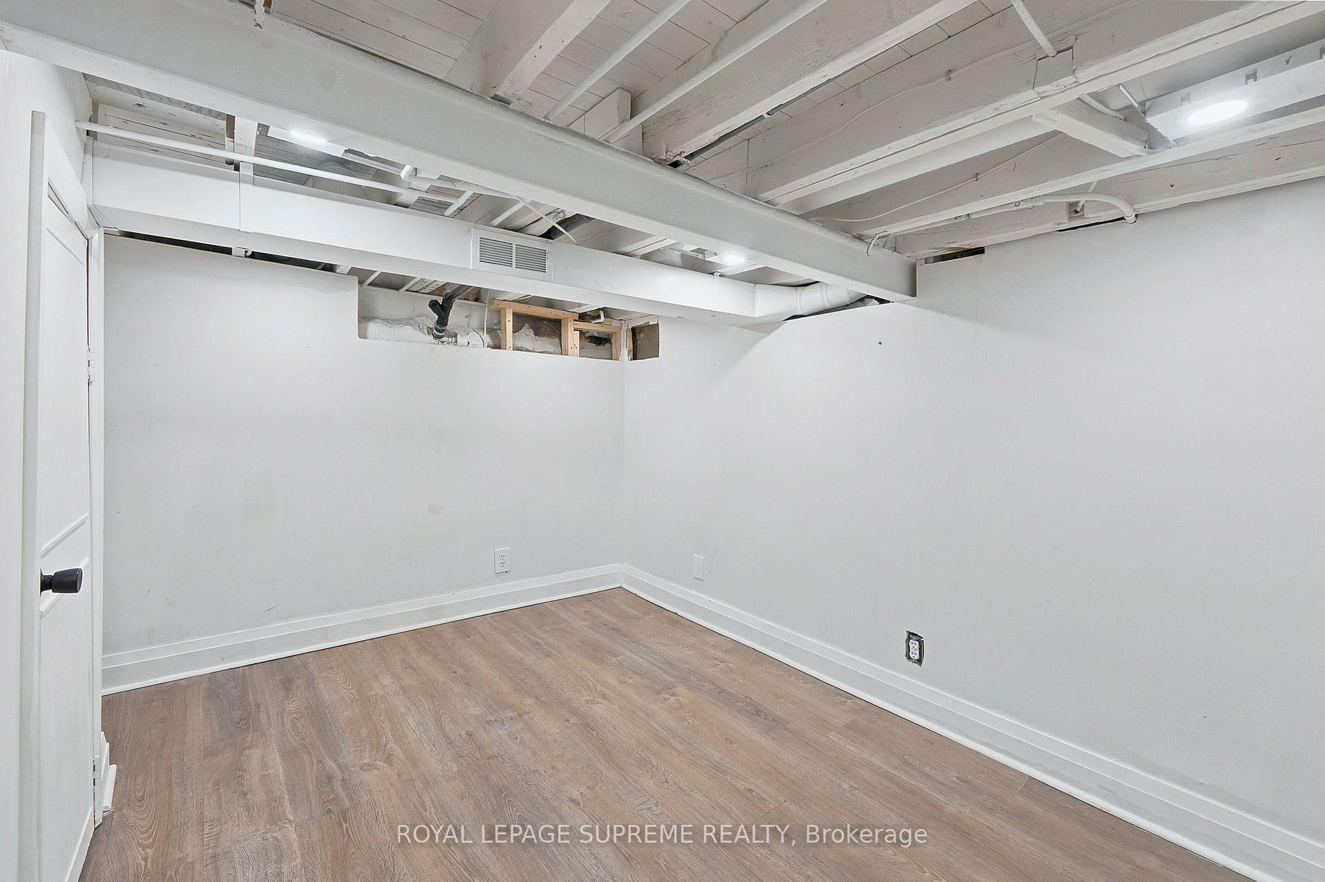 395 McRoberts Avenue, Toronto