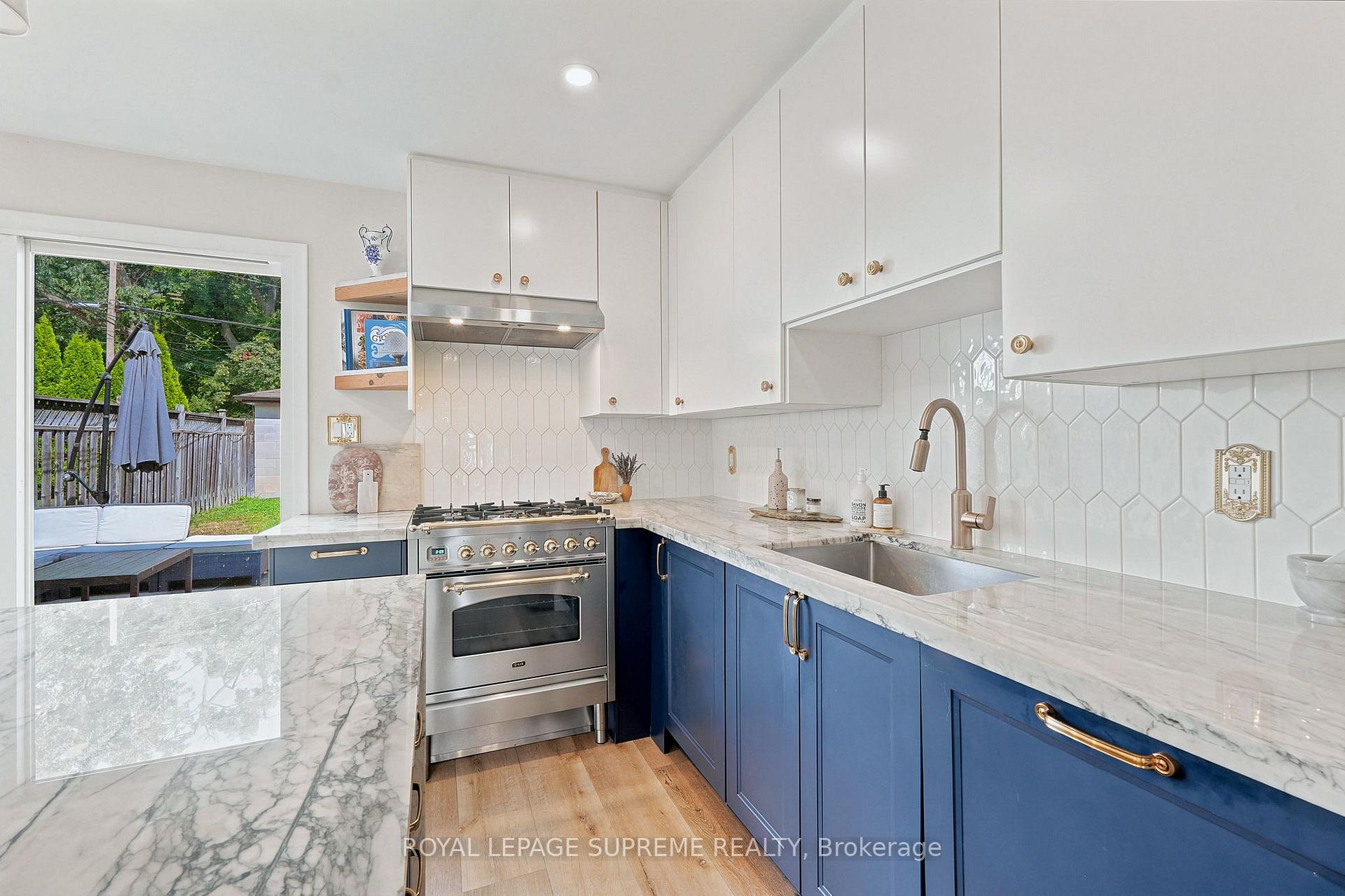 395 McRoberts Avenue, Toronto