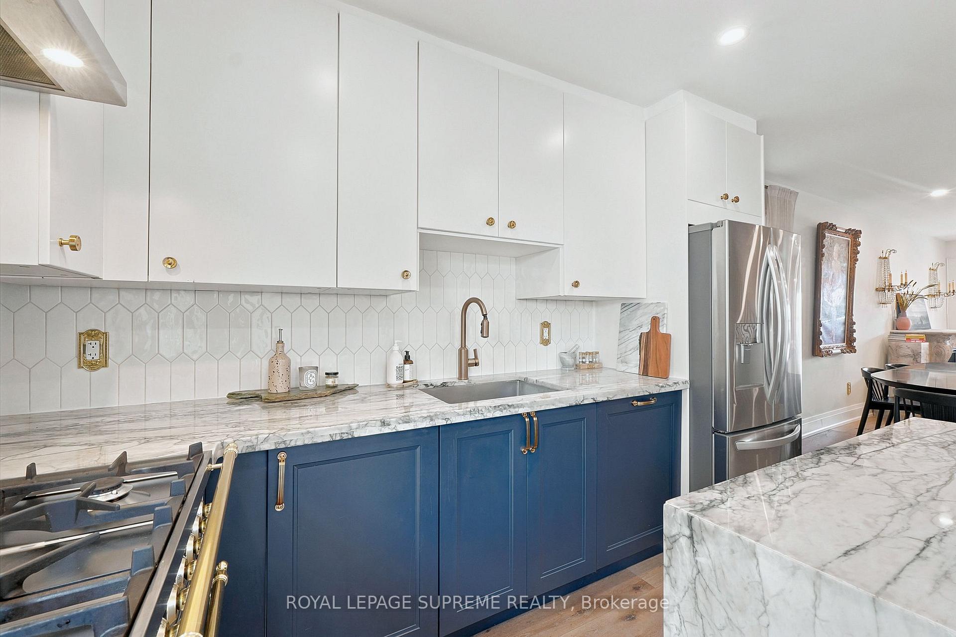 395 McRoberts Avenue, Toronto