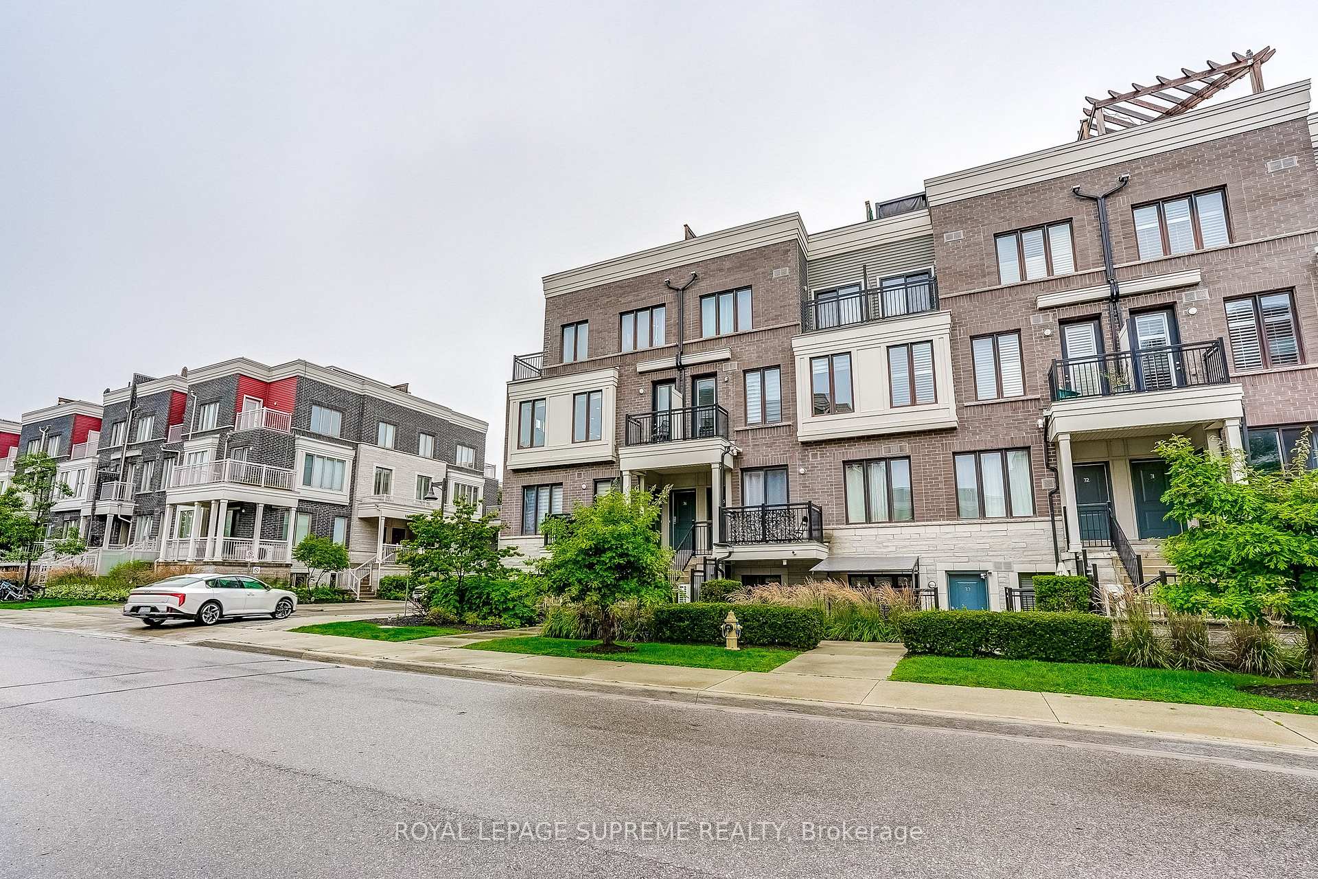 70 Eastwood Park Garden 36, Toronto Unit: 36