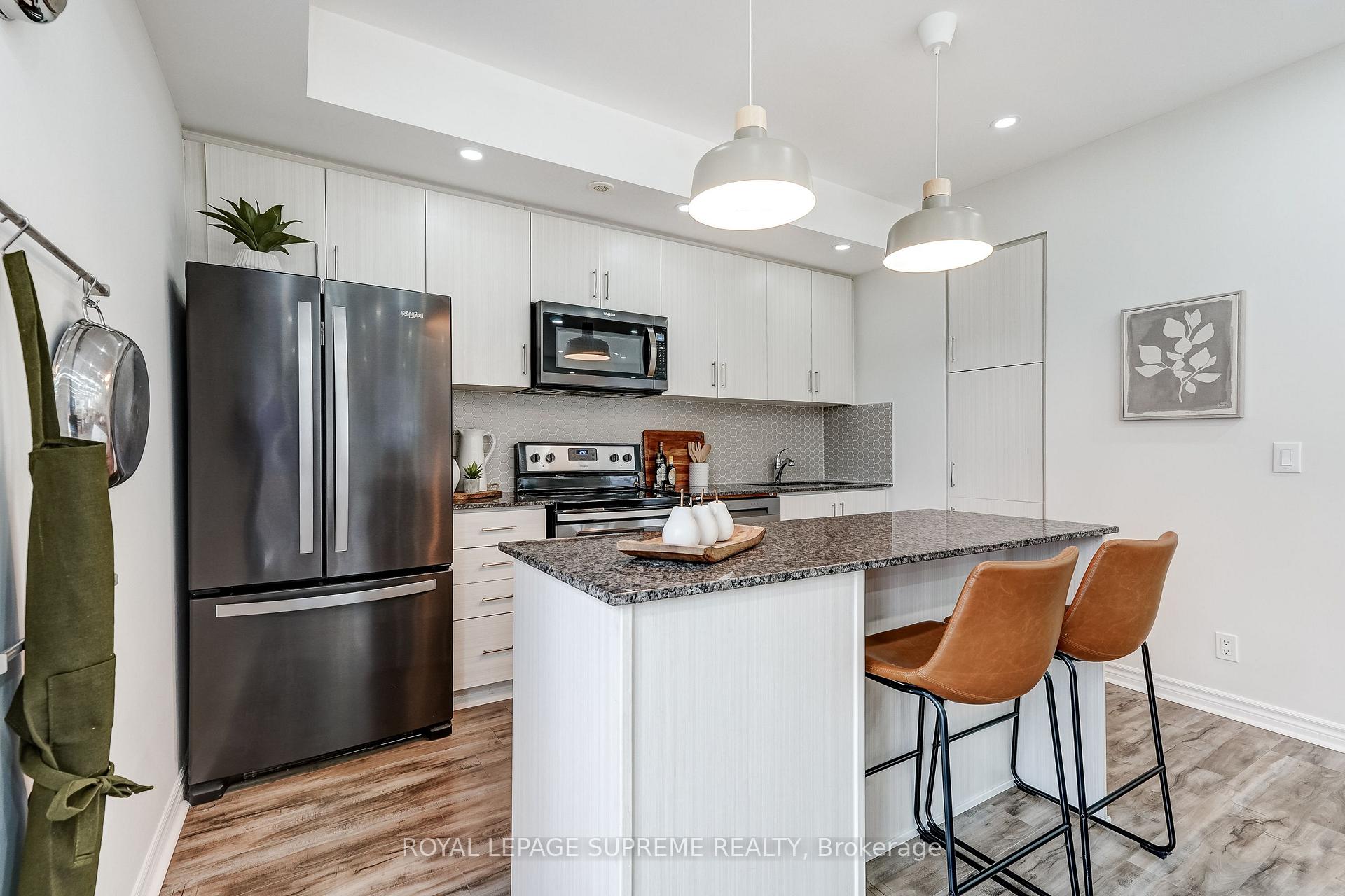 70 Eastwood Park Garden 36, Toronto Unit: 36