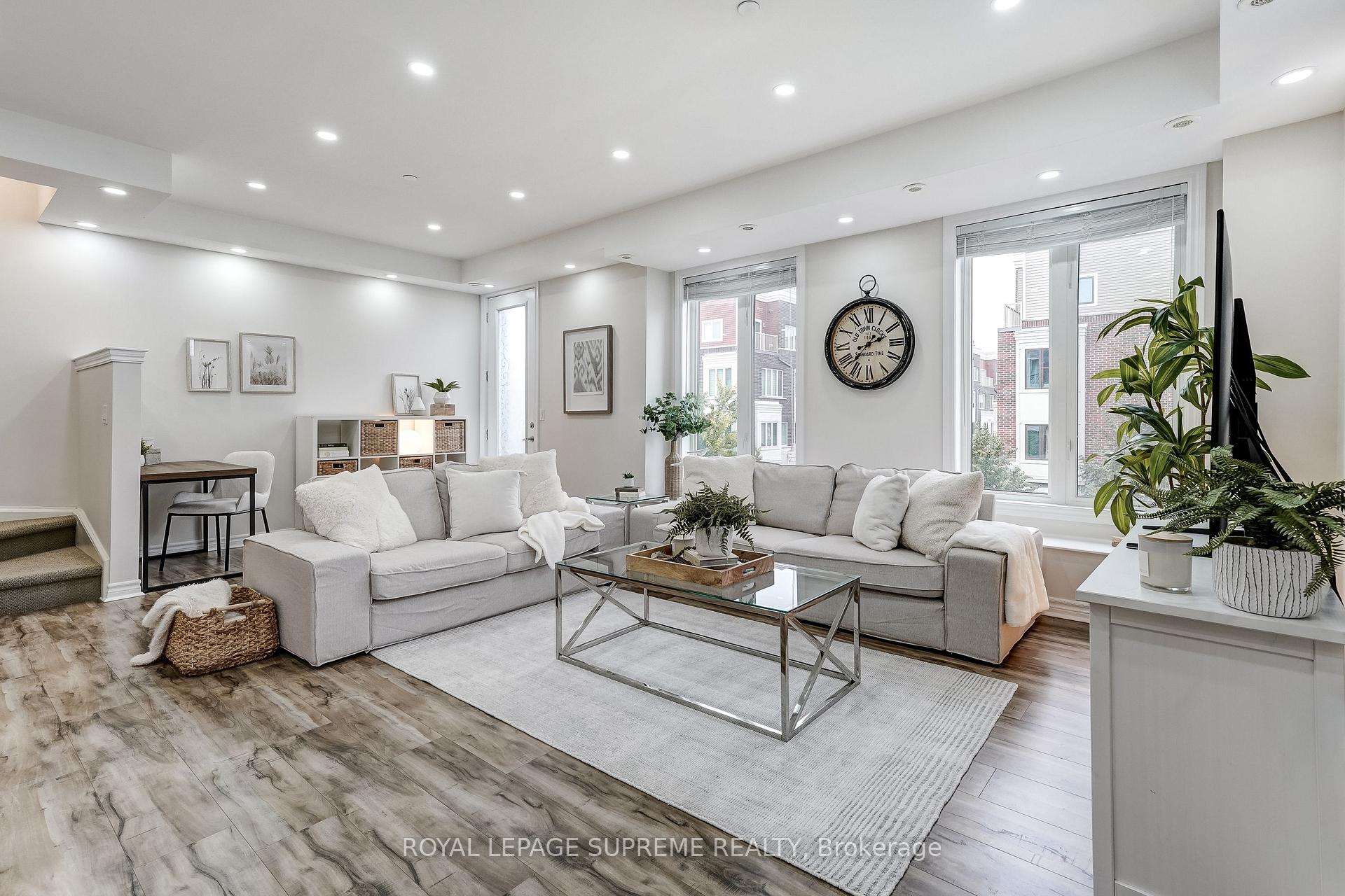 70 Eastwood Park Garden 36, Toronto Unit: 36