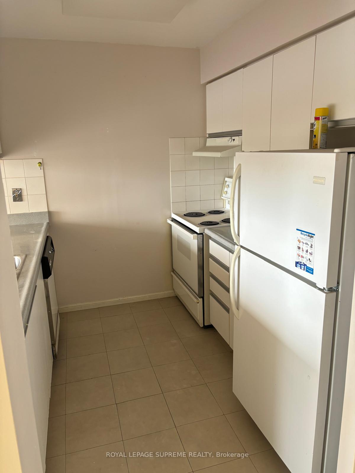 10 Laurelcrest Street N 903