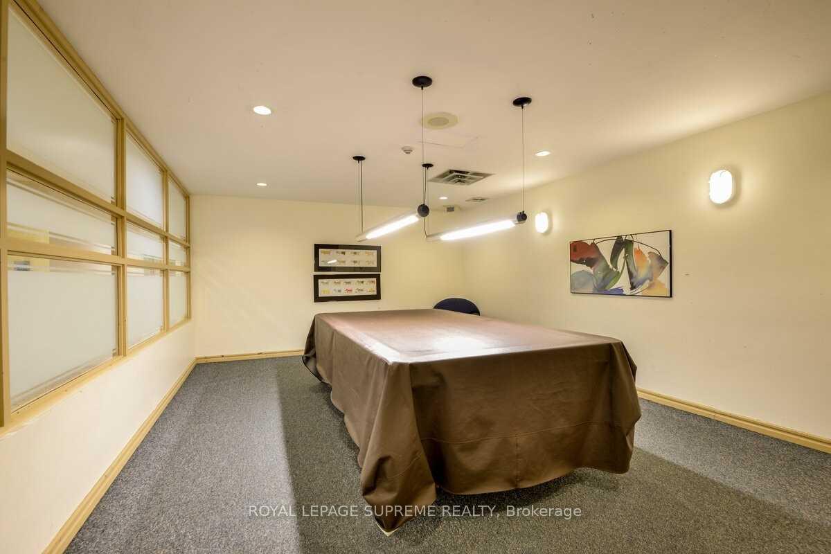 10 Laurelcrest Street N 903
