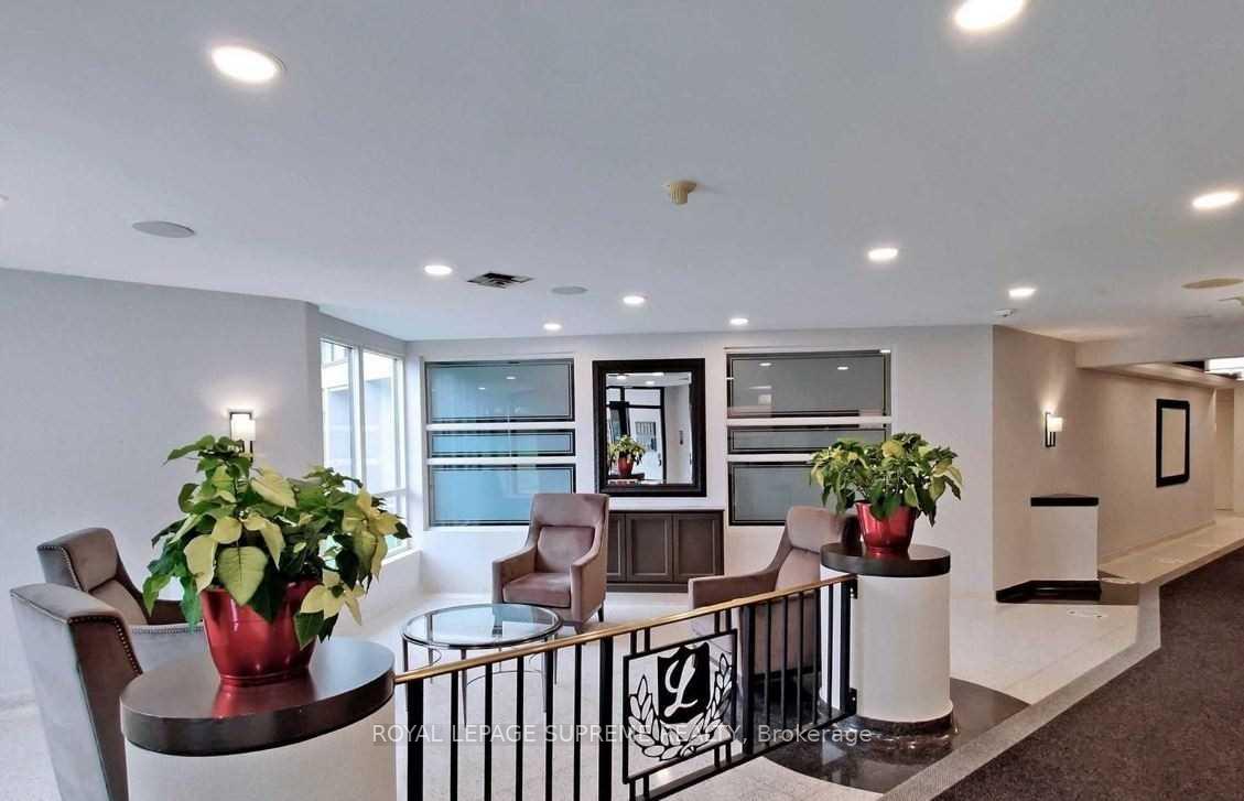 10 Laurelcrest Street N 903