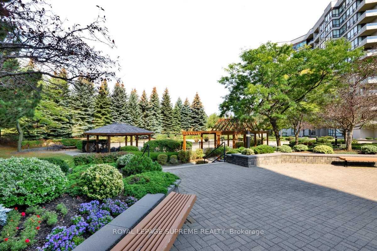 10 Laurelcrest Street N 903