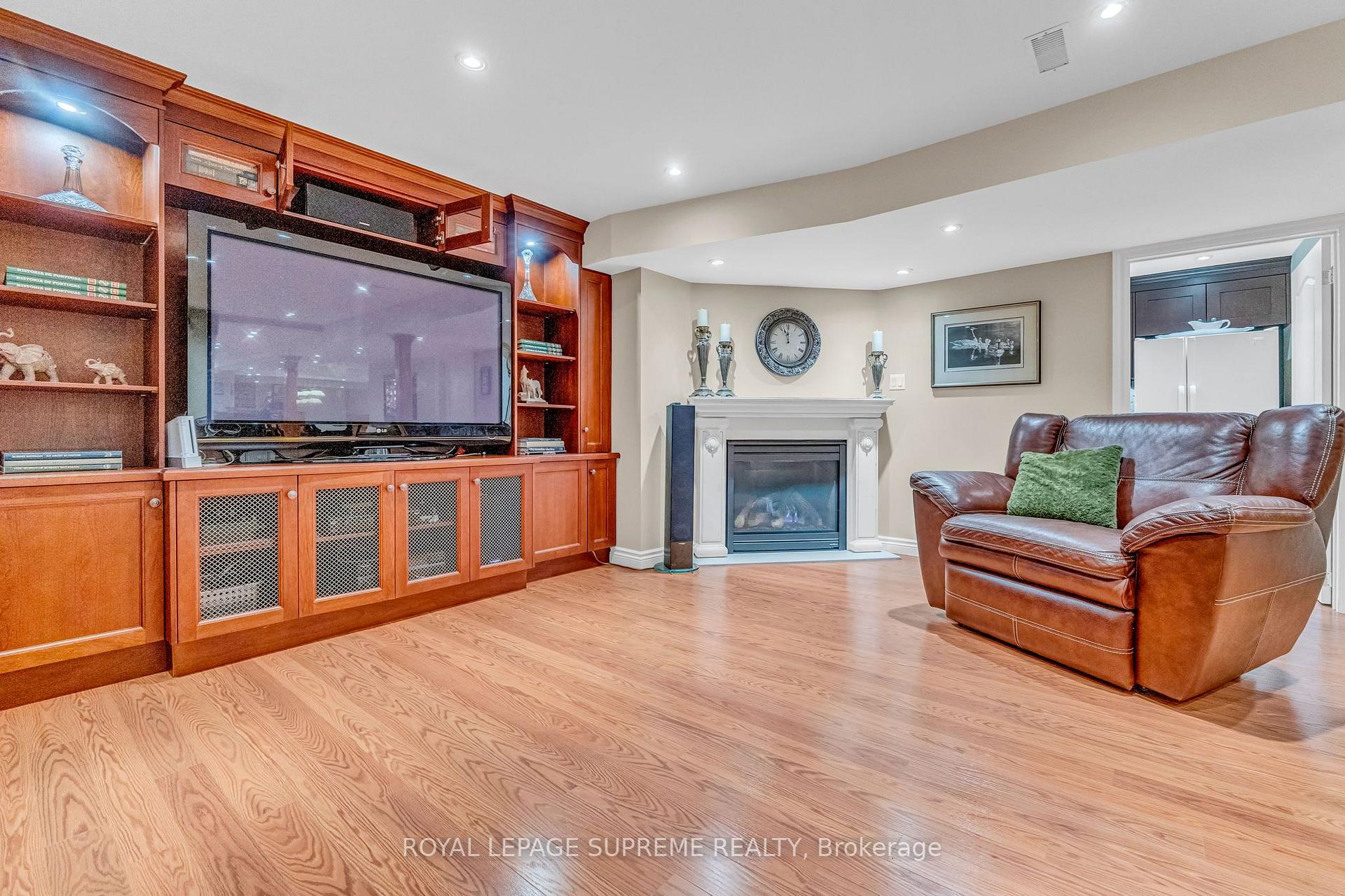 2819 Duncairn Drive