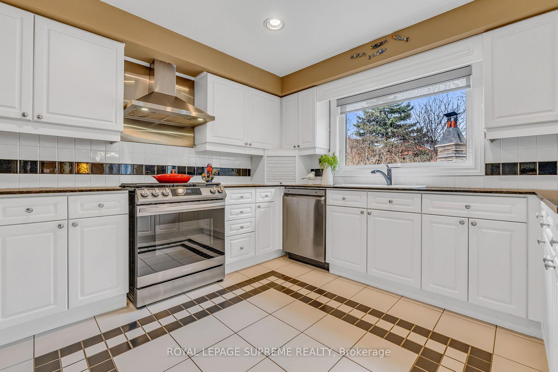 2819 Duncairn Drive