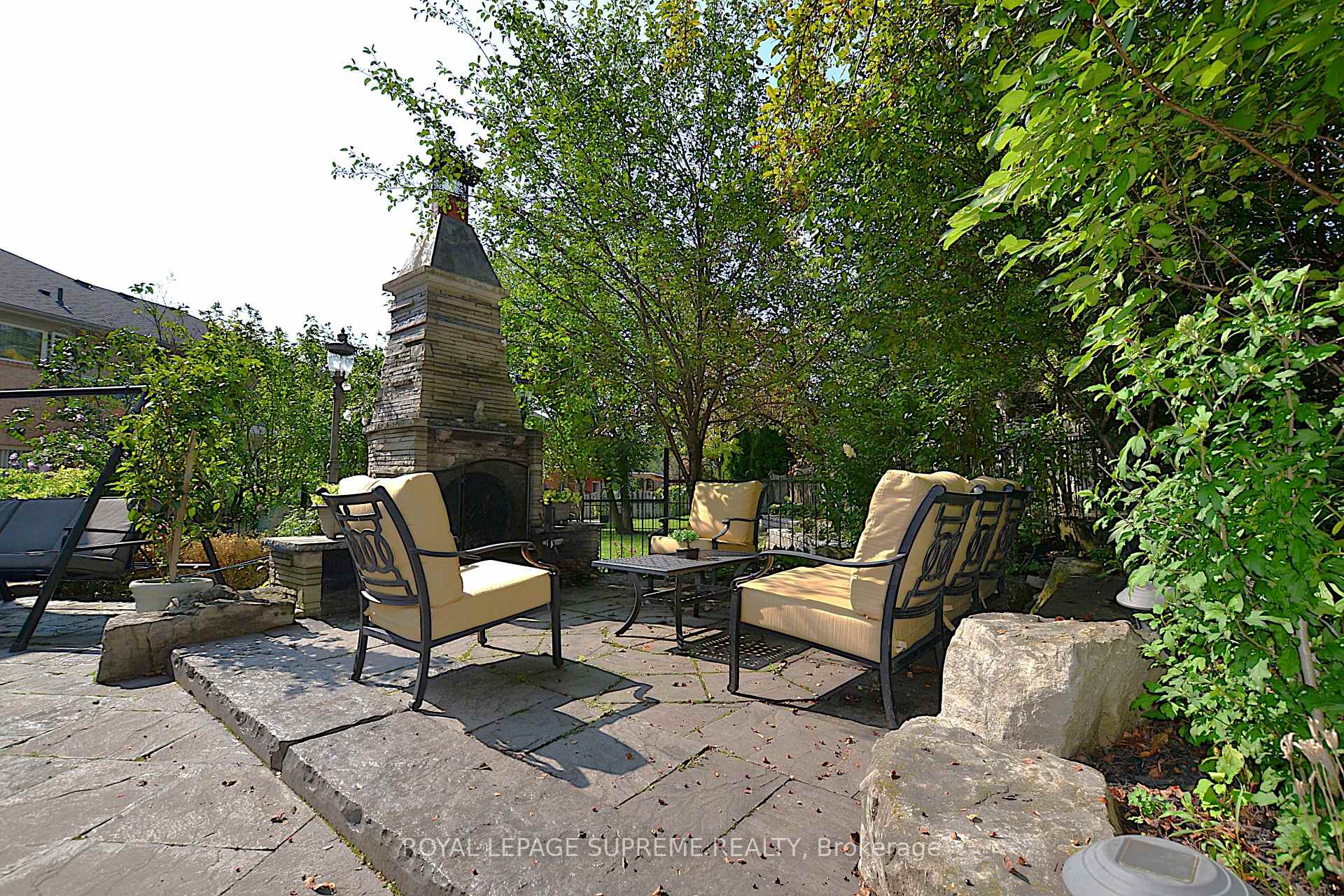 2819 Duncairn Drive