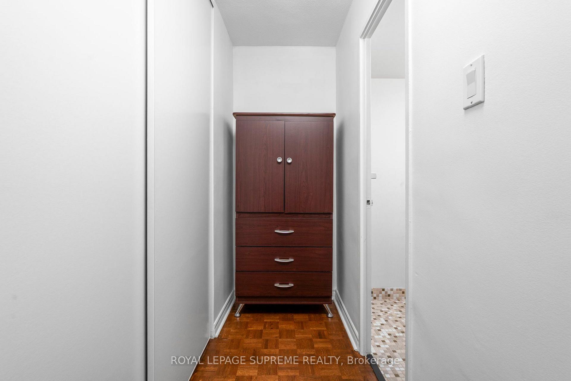 85 Emmett Avenue 2409, Toronto Unit: 2409