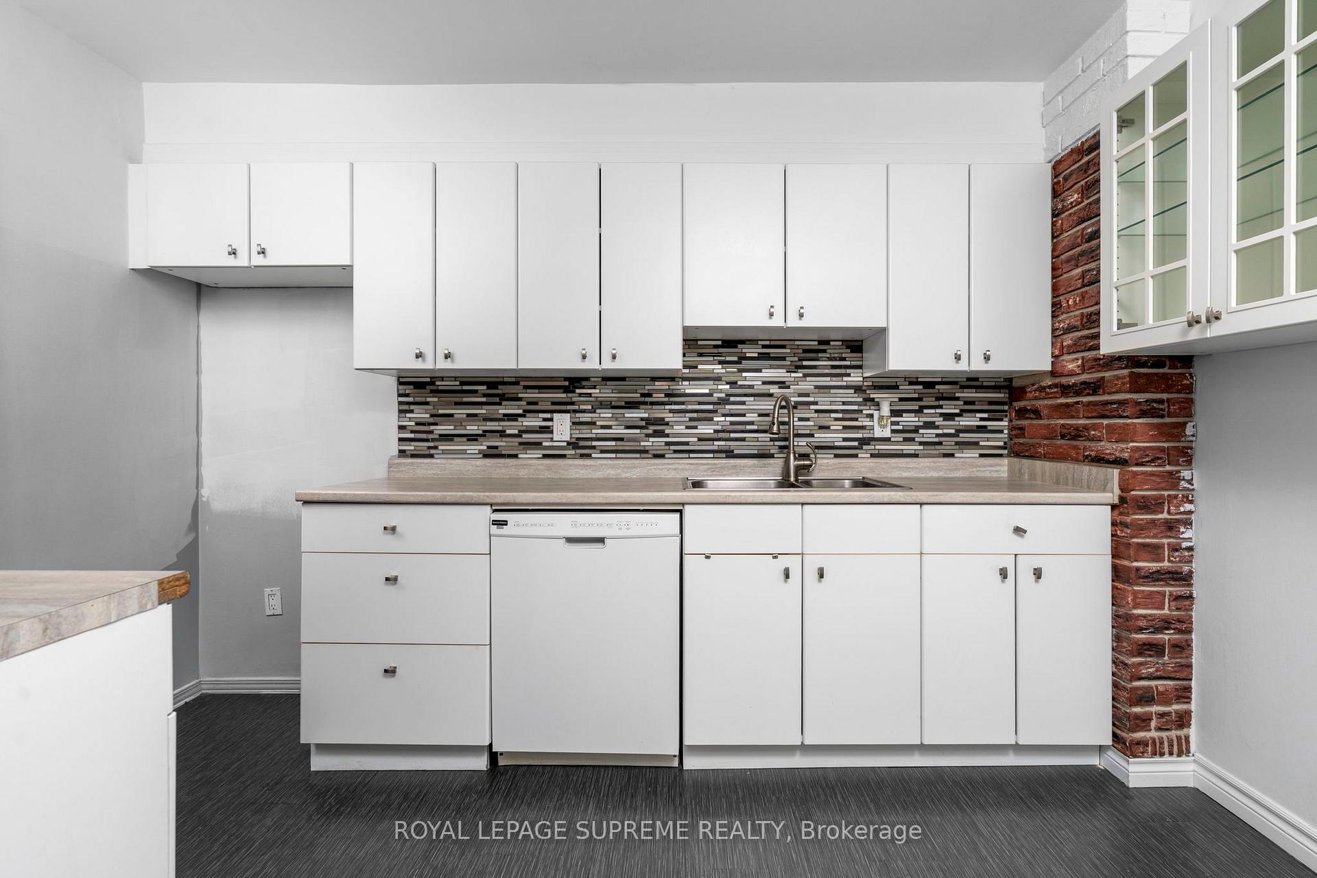 85 Emmett Avenue 2409, Toronto Unit: 2409