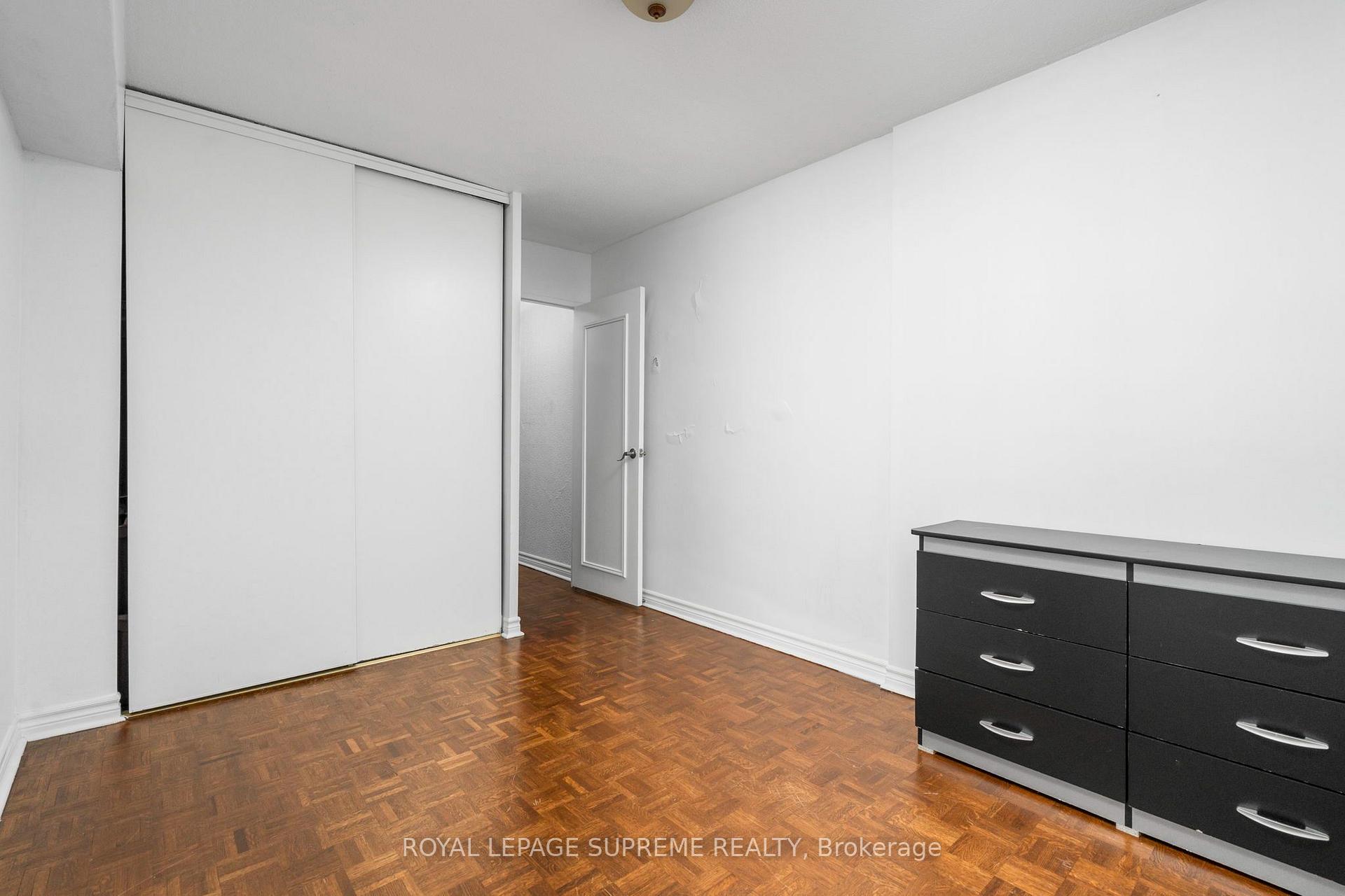 85 Emmett Avenue 2409, Toronto Unit: 2409