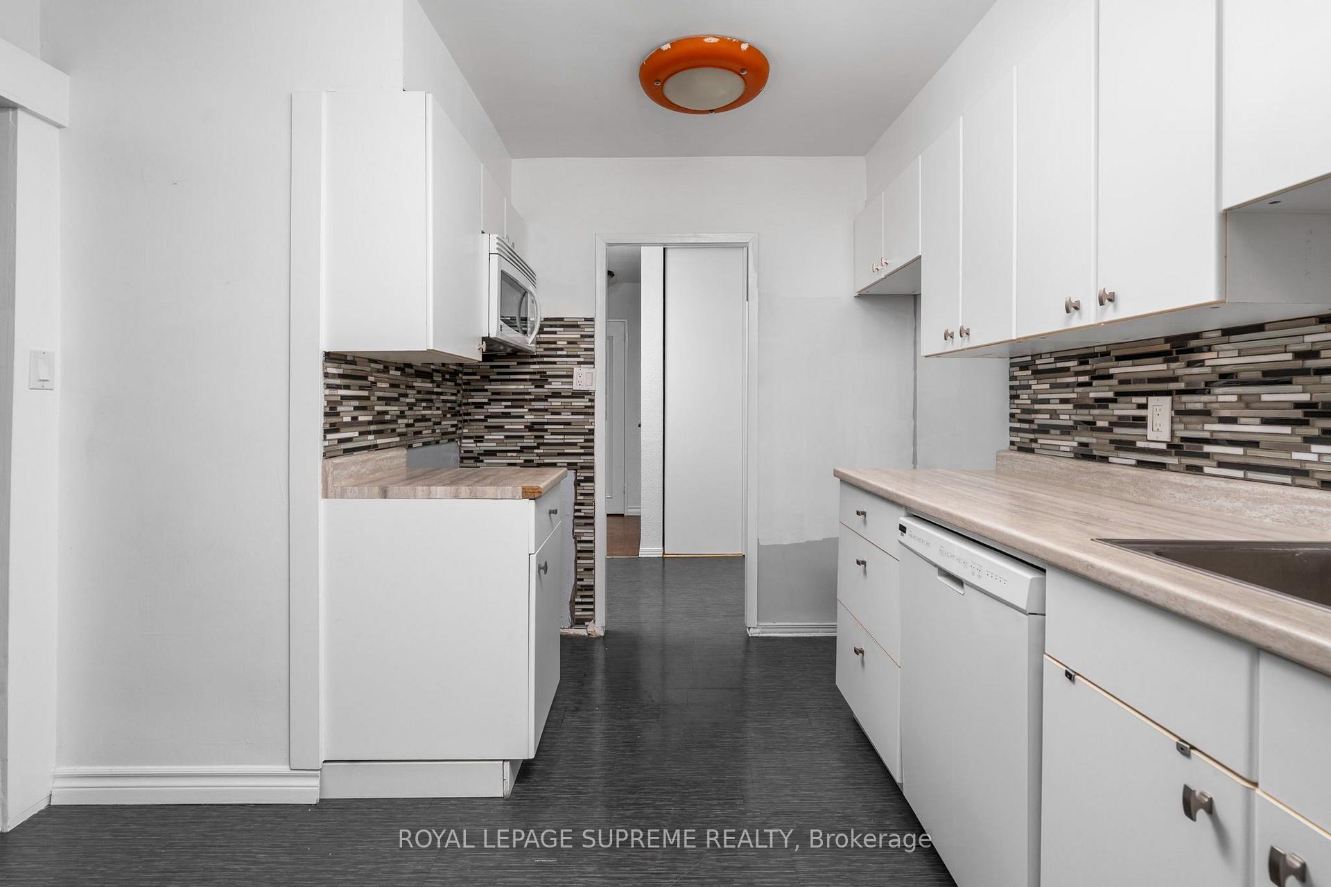 85 Emmett Avenue 2409, Toronto Unit: 2409