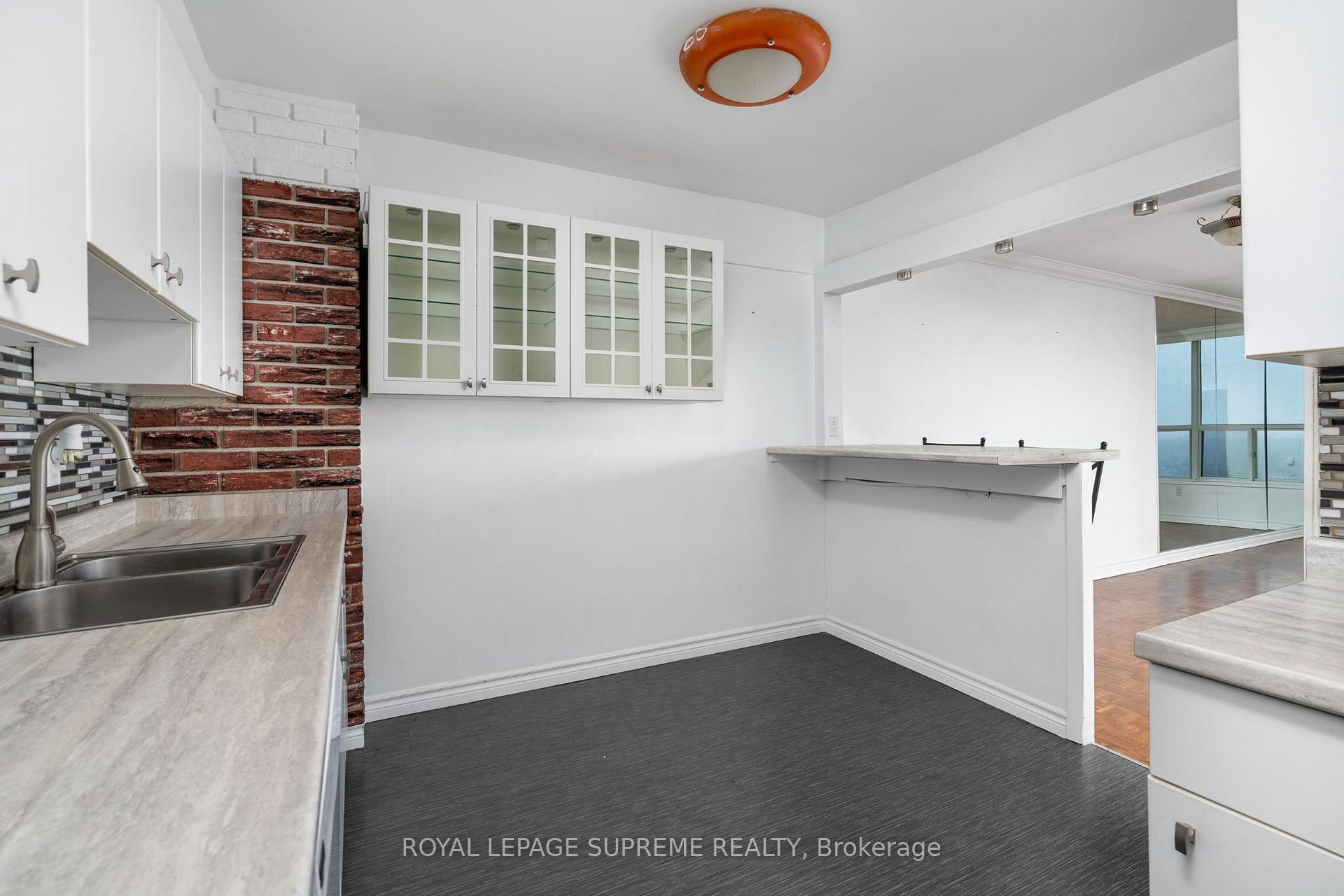 85 Emmett Avenue 2409, Toronto Unit: 2409