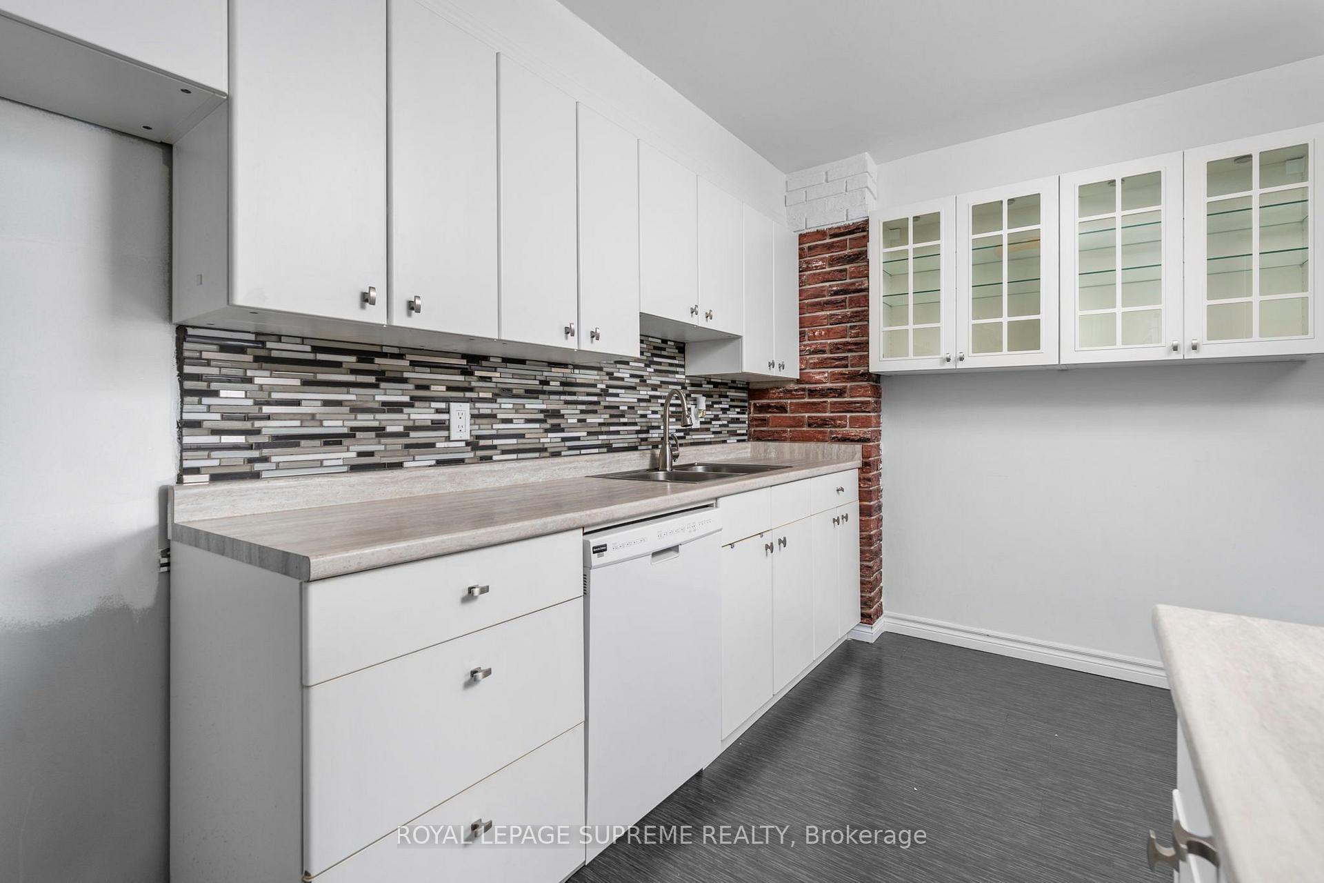85 Emmett Avenue 2409, Toronto Unit: 2409