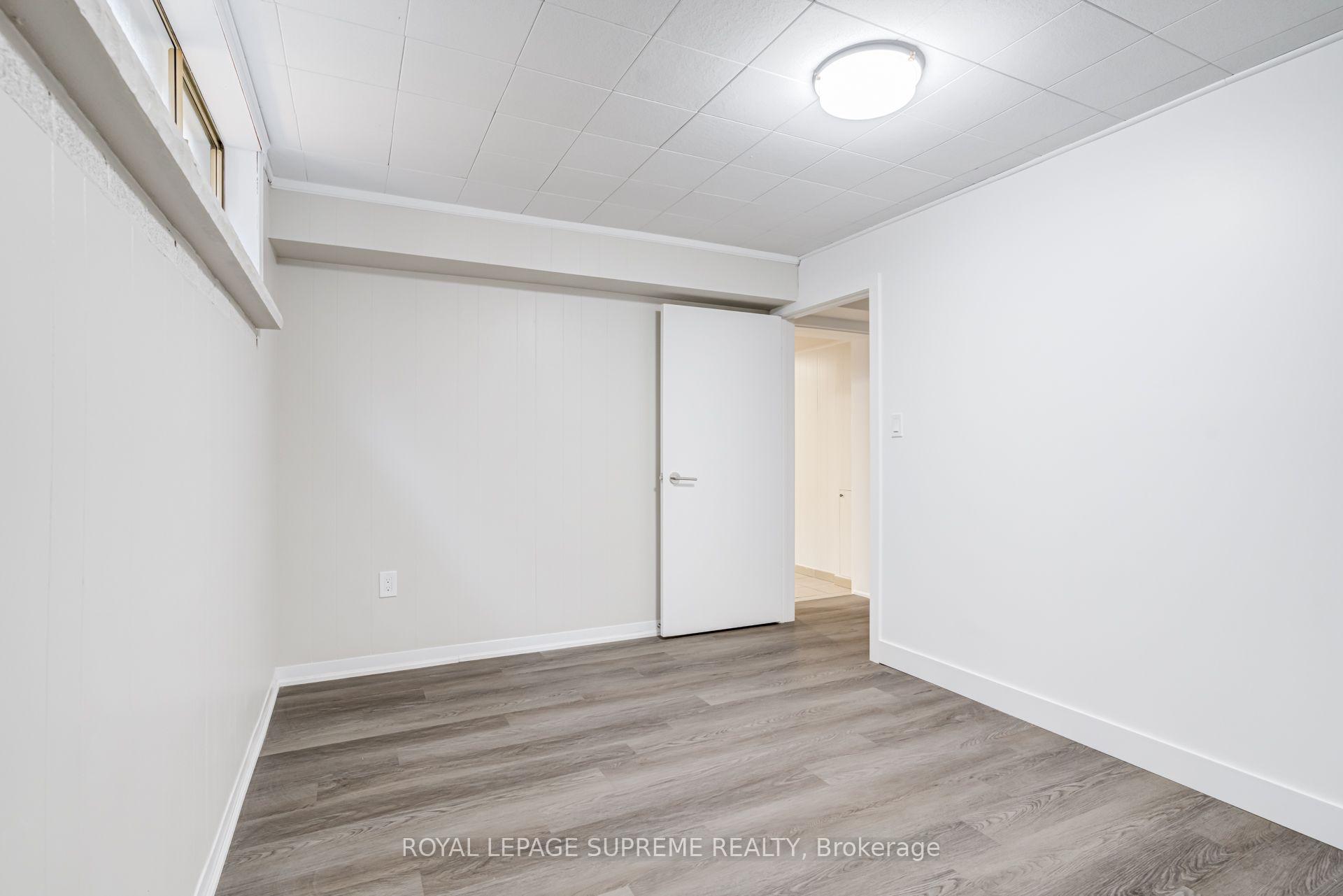 5 Paramount Court Bsmt, Toronto Unit: Bsmt