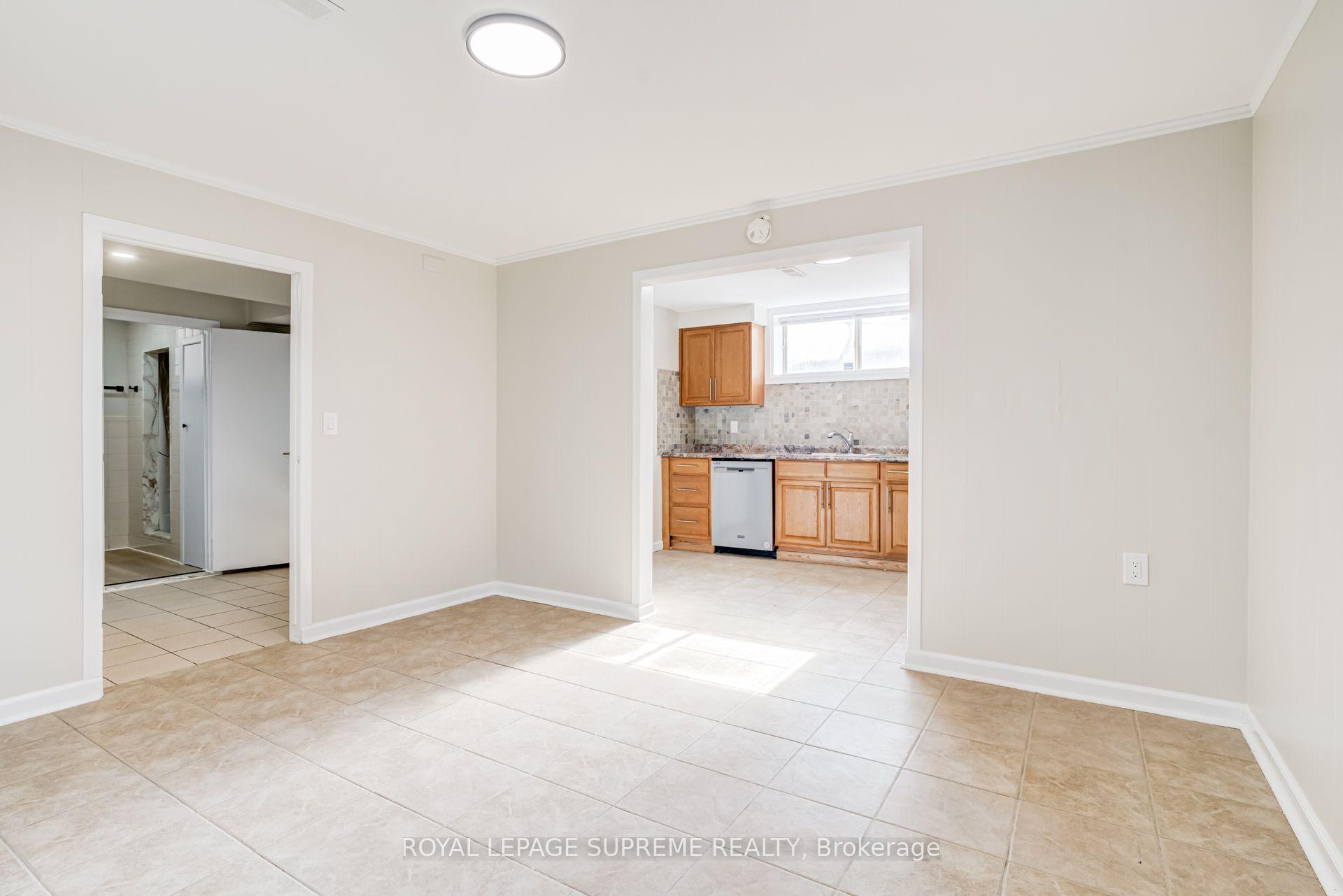5 Paramount Court Bsmt, Toronto Unit: Bsmt