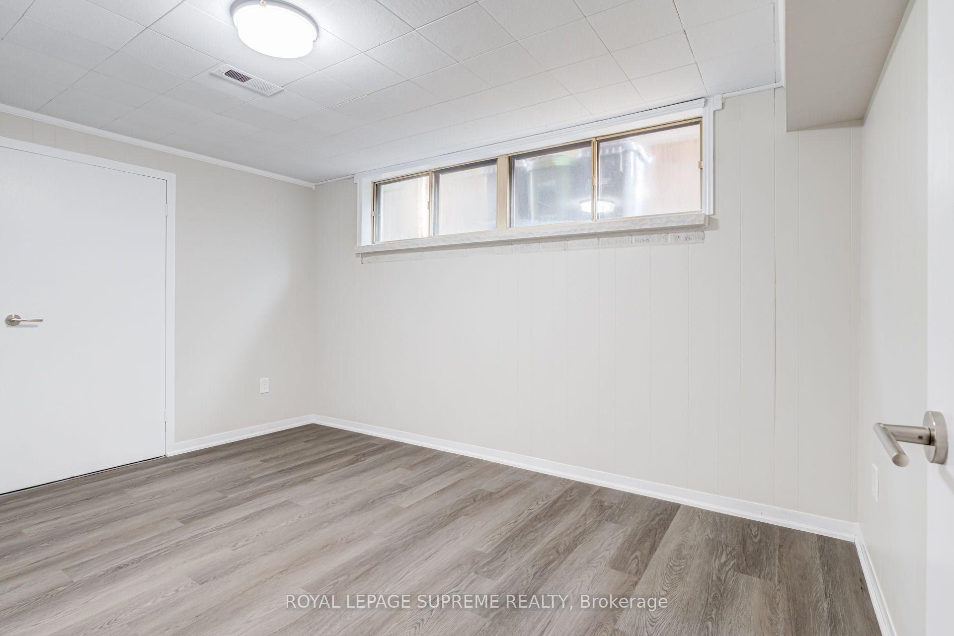 5 Paramount Court Bsmt, Toronto Unit: Bsmt