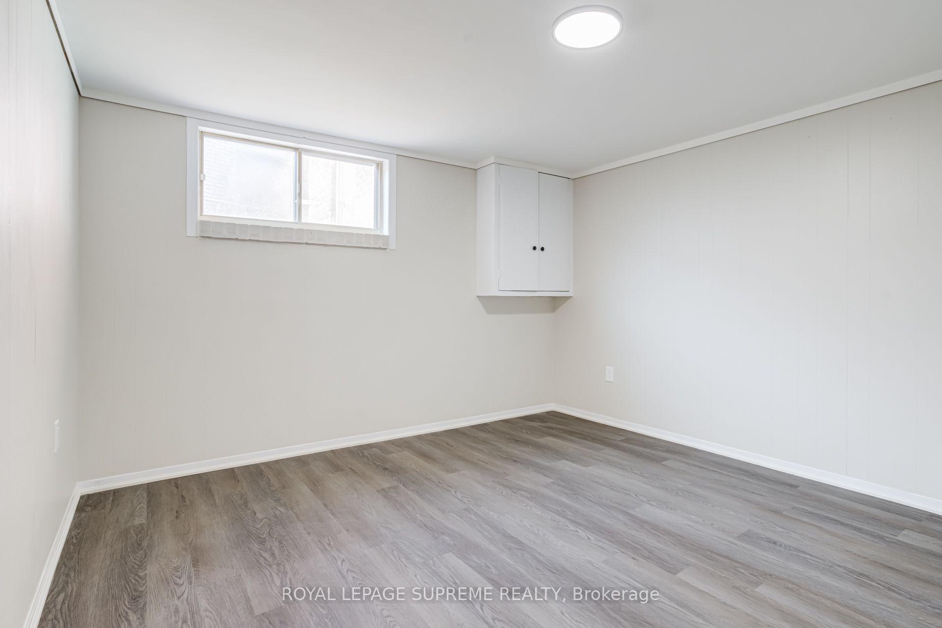 5 Paramount Court Bsmt, Toronto Unit: Bsmt