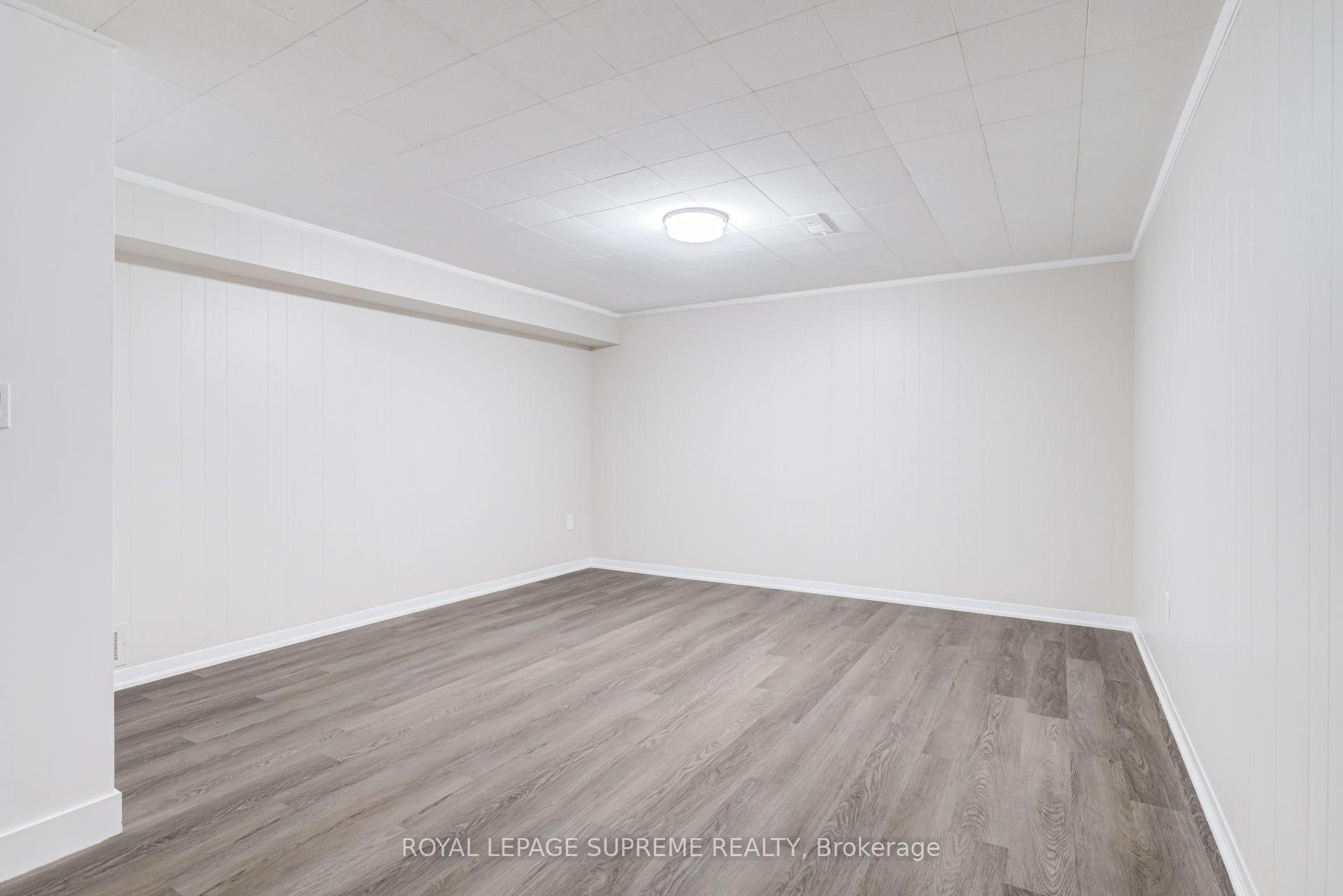 5 Paramount Court Bsmt, Toronto Unit: Bsmt