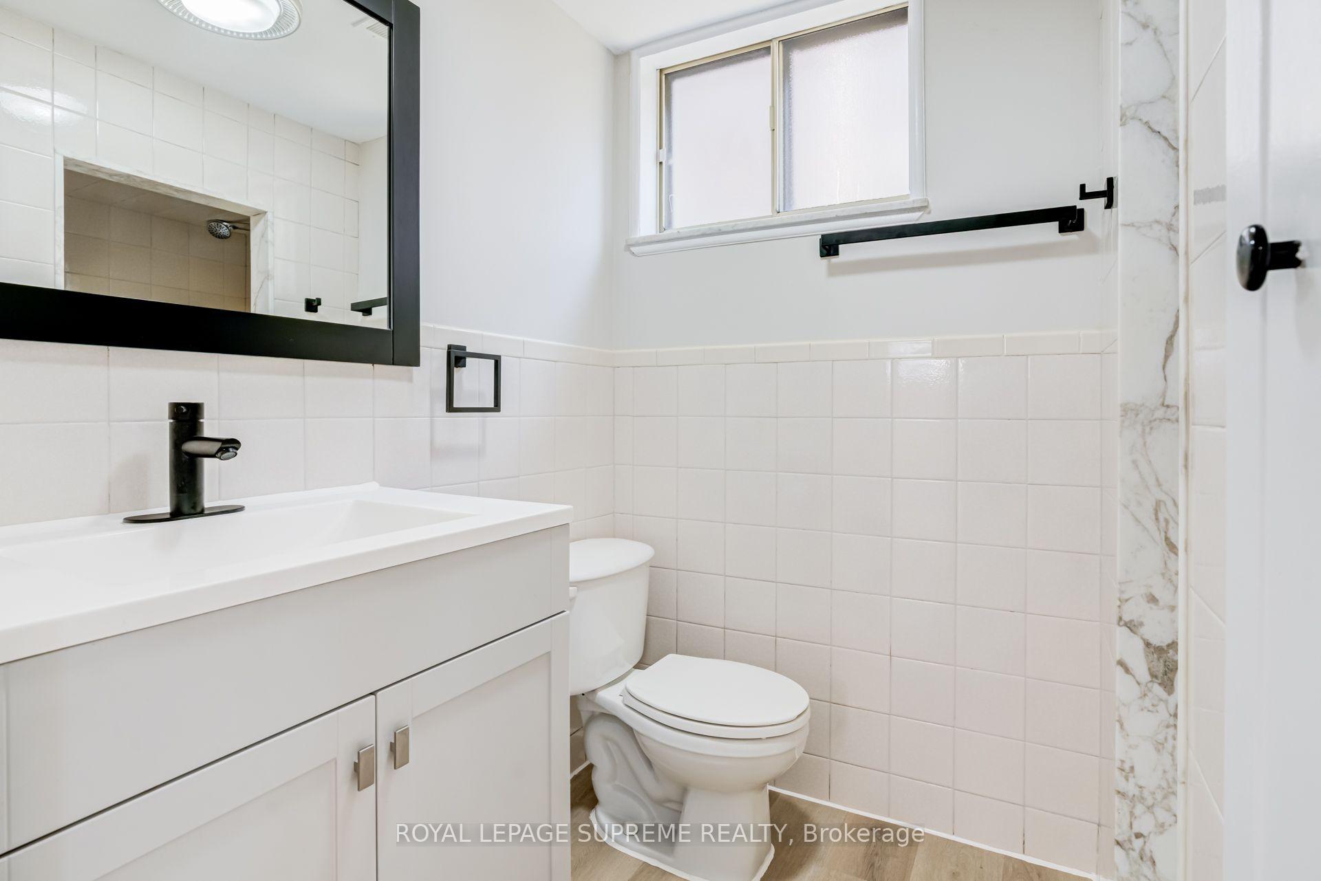 5 Paramount Court Bsmt, Toronto Unit: Bsmt