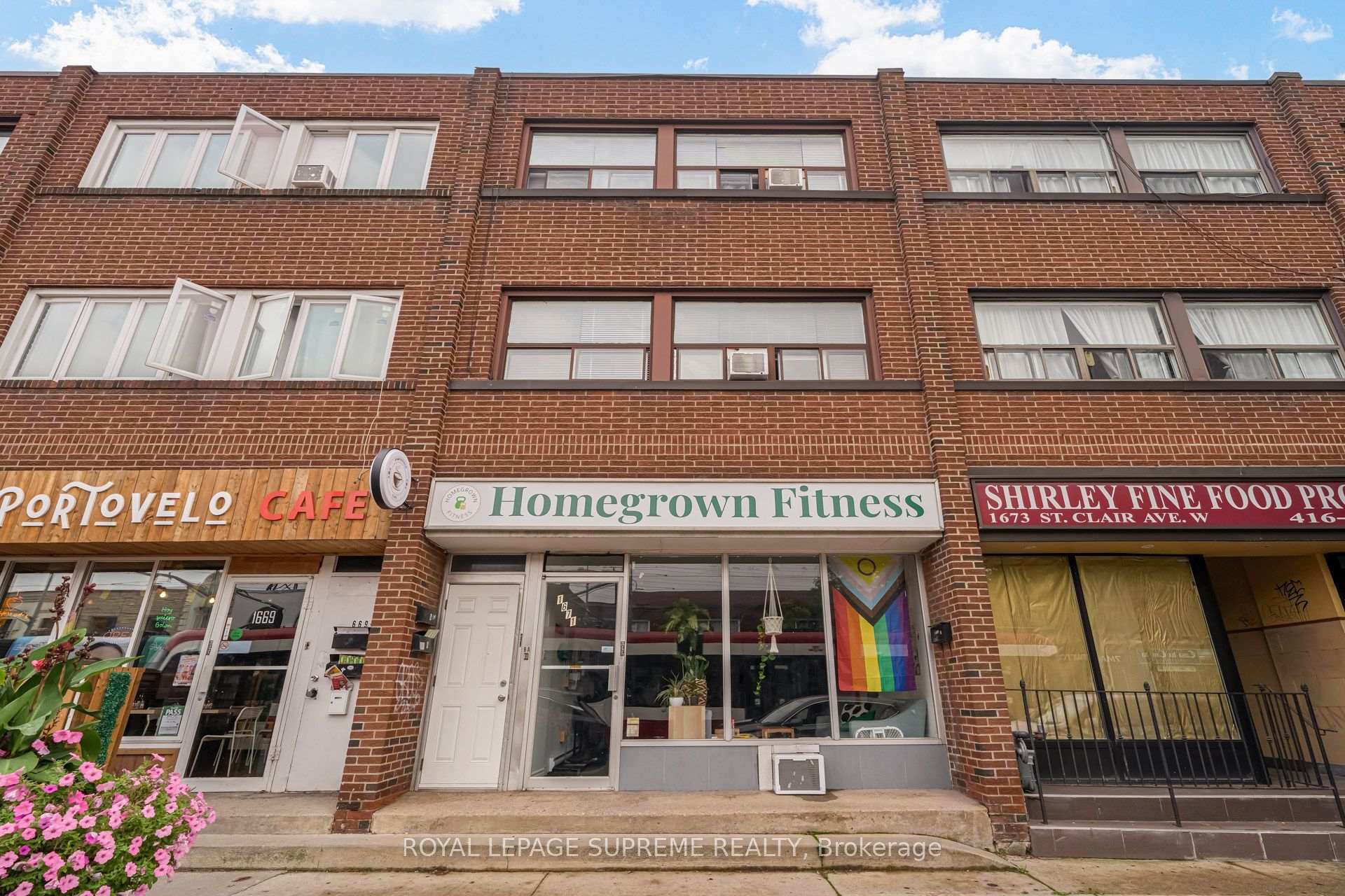 1671 St Clair Avenue W, Toronto