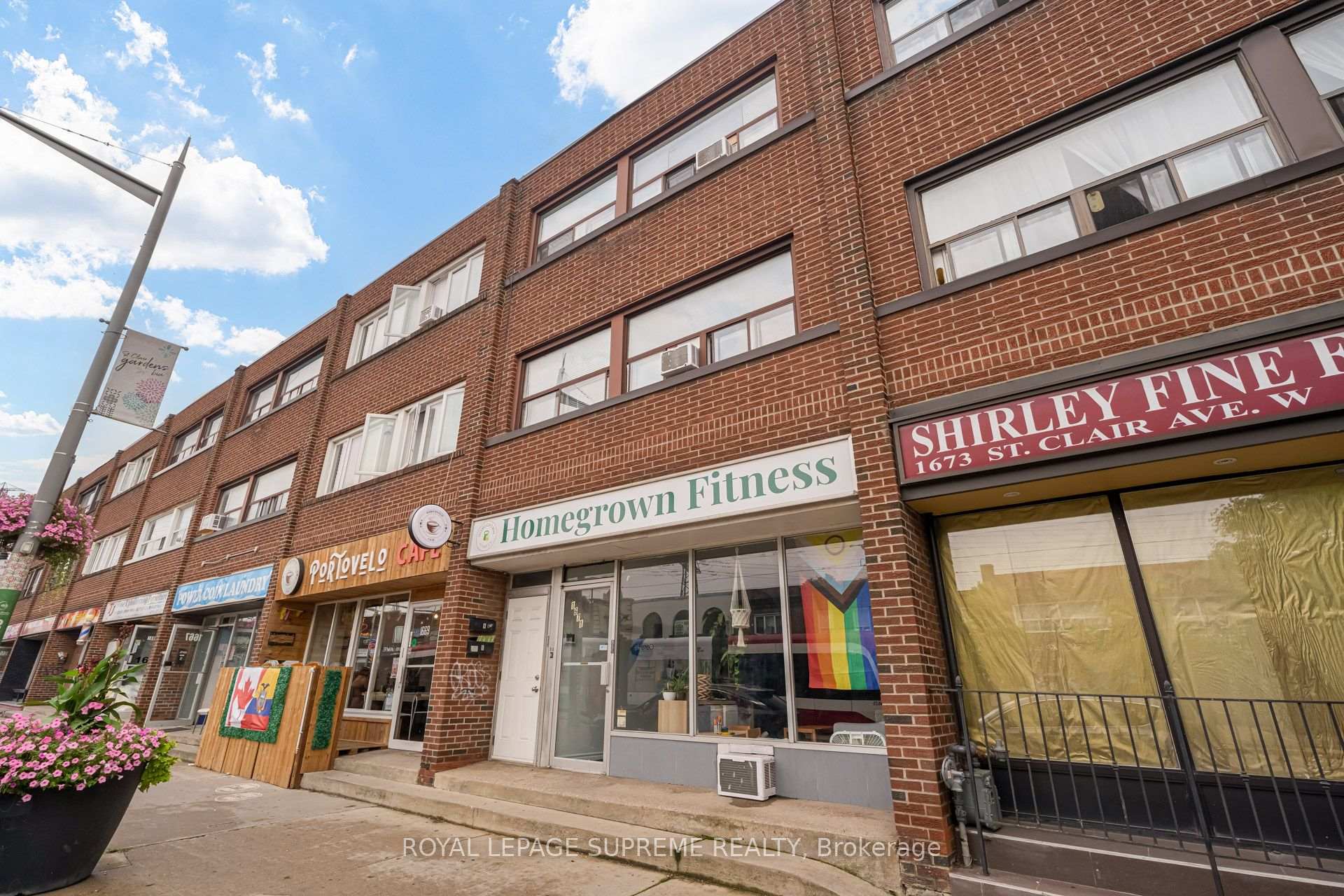 1671 St Clair Avenue W, Toronto