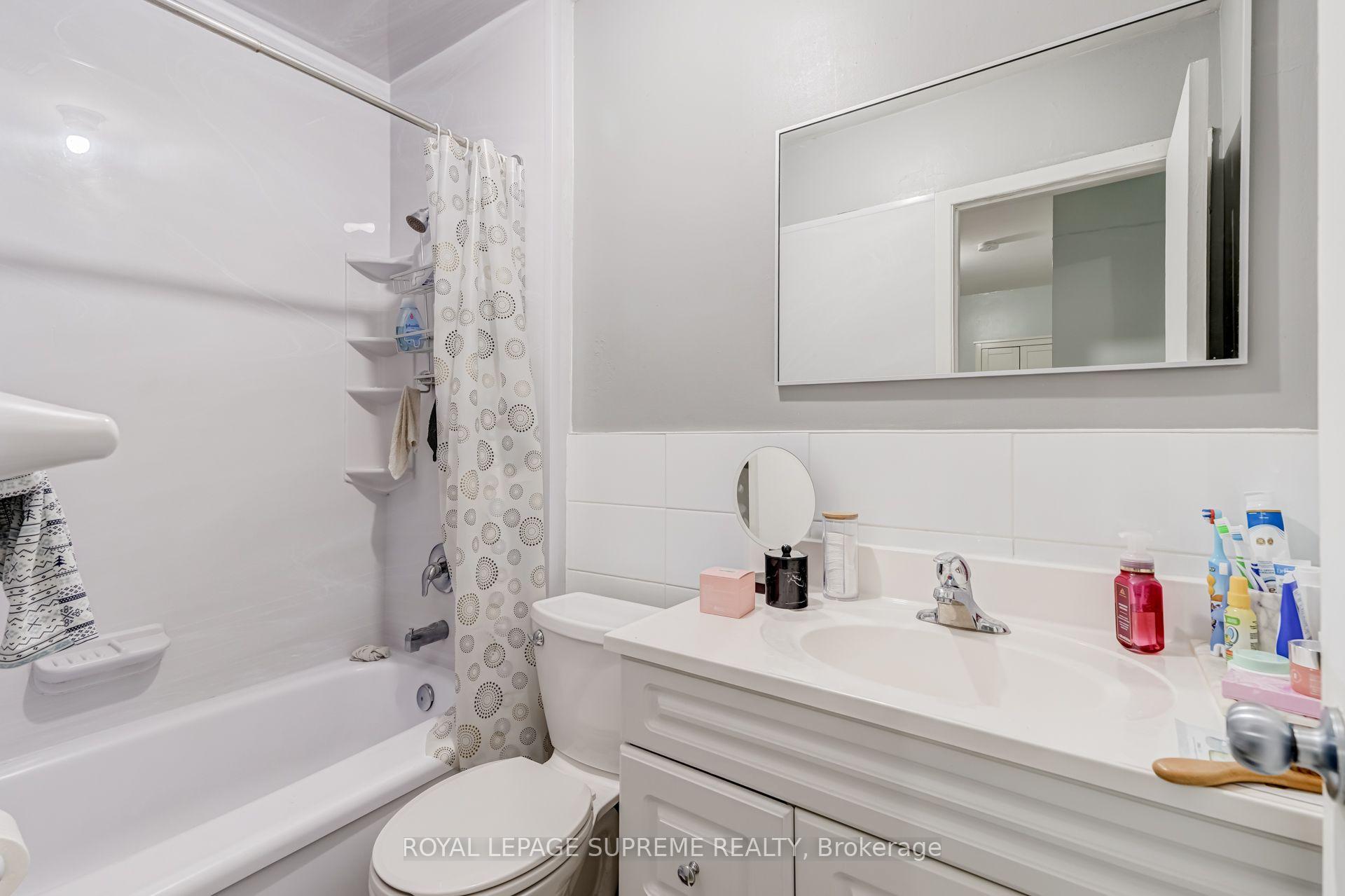 1671 St Clair Avenue W, Toronto