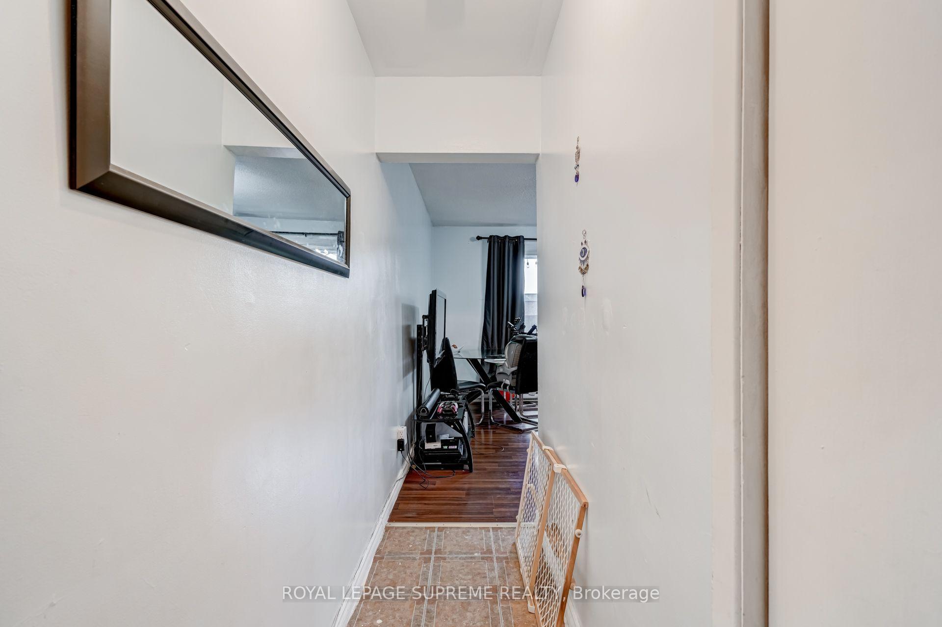 1671 St Clair Avenue W, Toronto