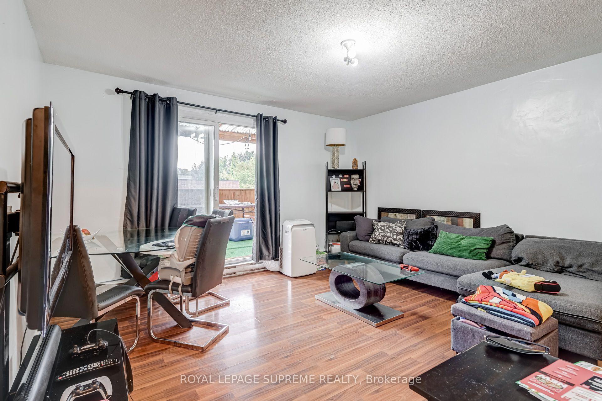 1671 St Clair Avenue W, Toronto