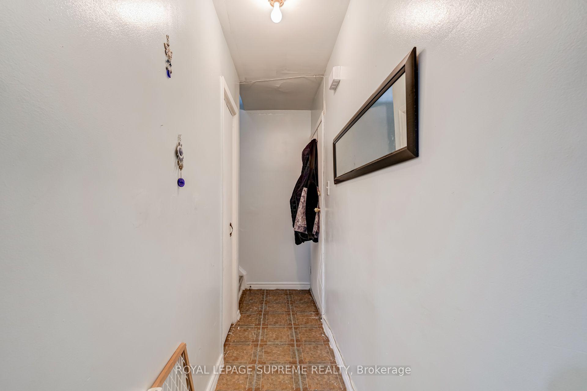 1671 St Clair Avenue W, Toronto